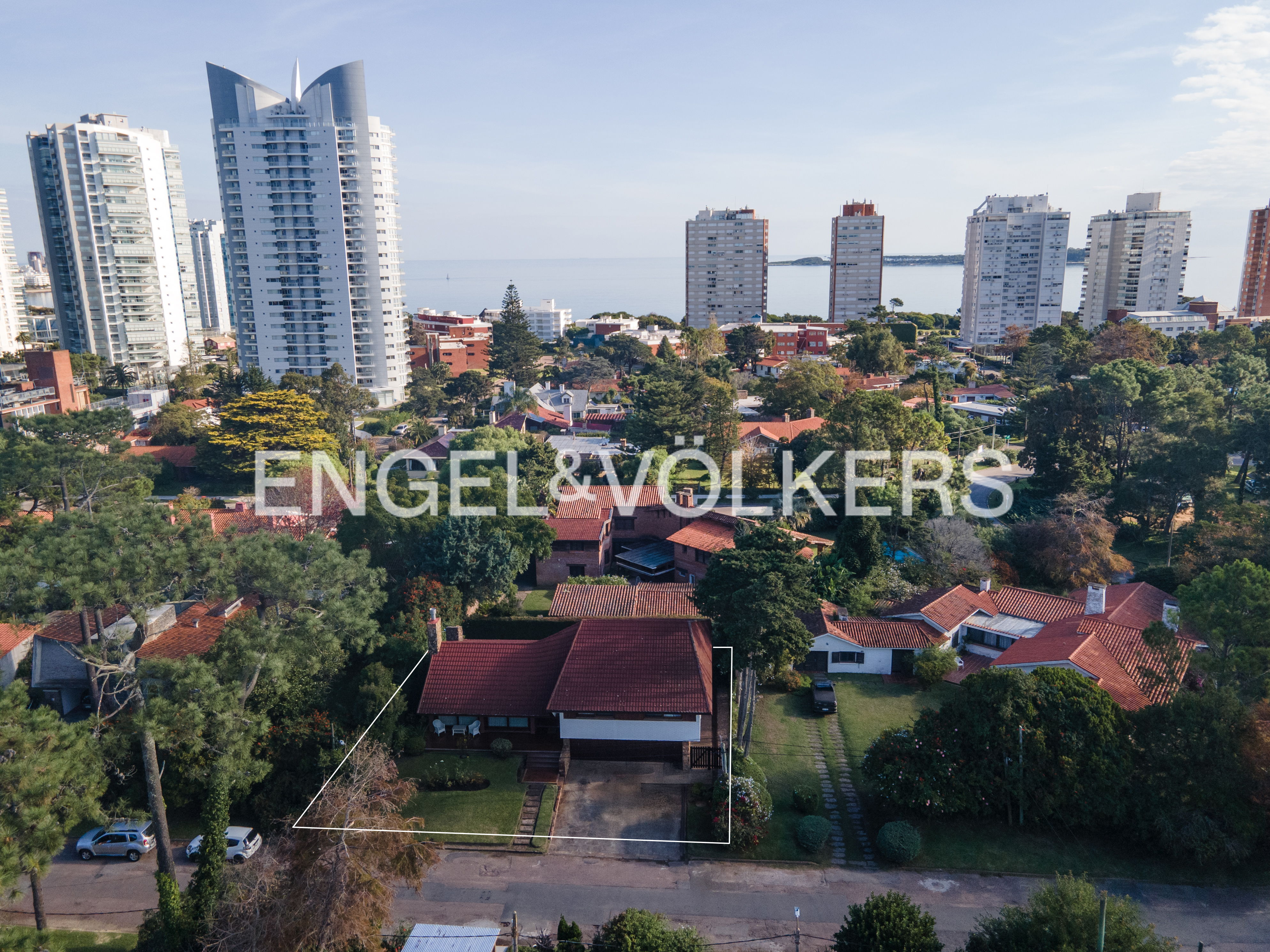 Solid and strategic home for year-round living