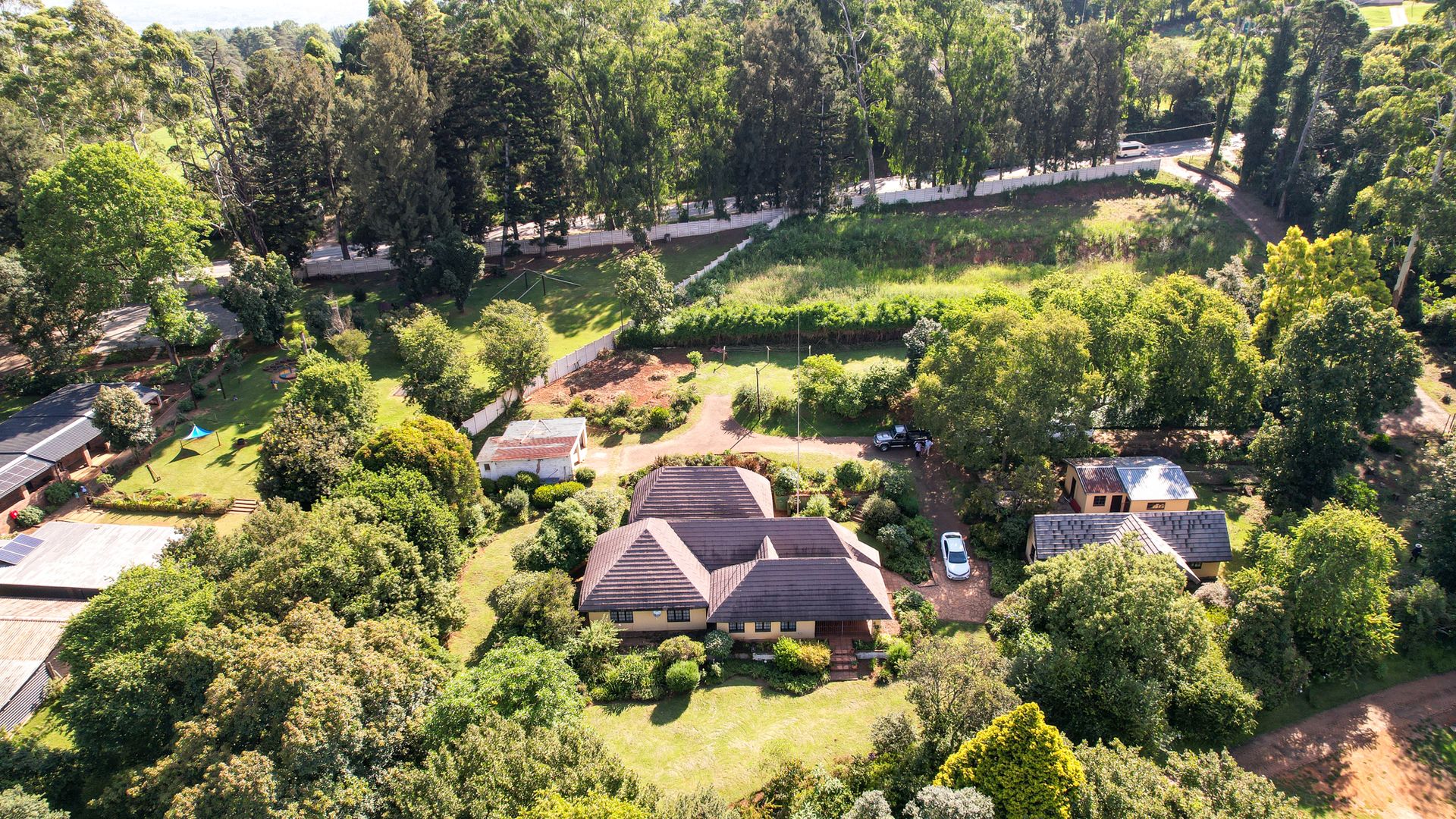 Large Family home is Popular Winterskloof Hilton with rental & development potential