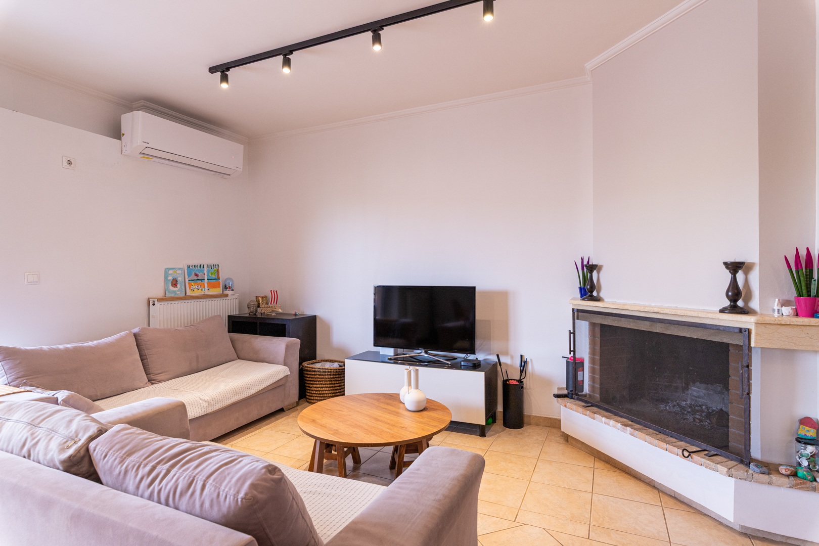 Cozy 132 sq.m. duplex apartment with fireplace
