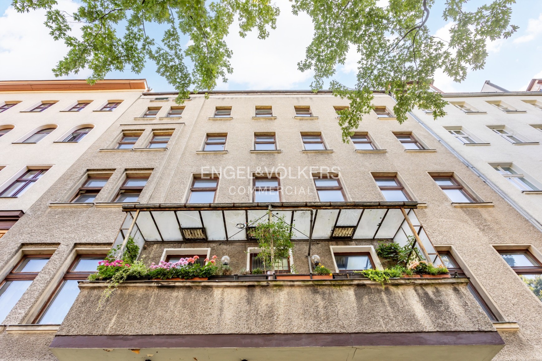 Residential and commercial building in the popular Sprengelkiez neighbourhood