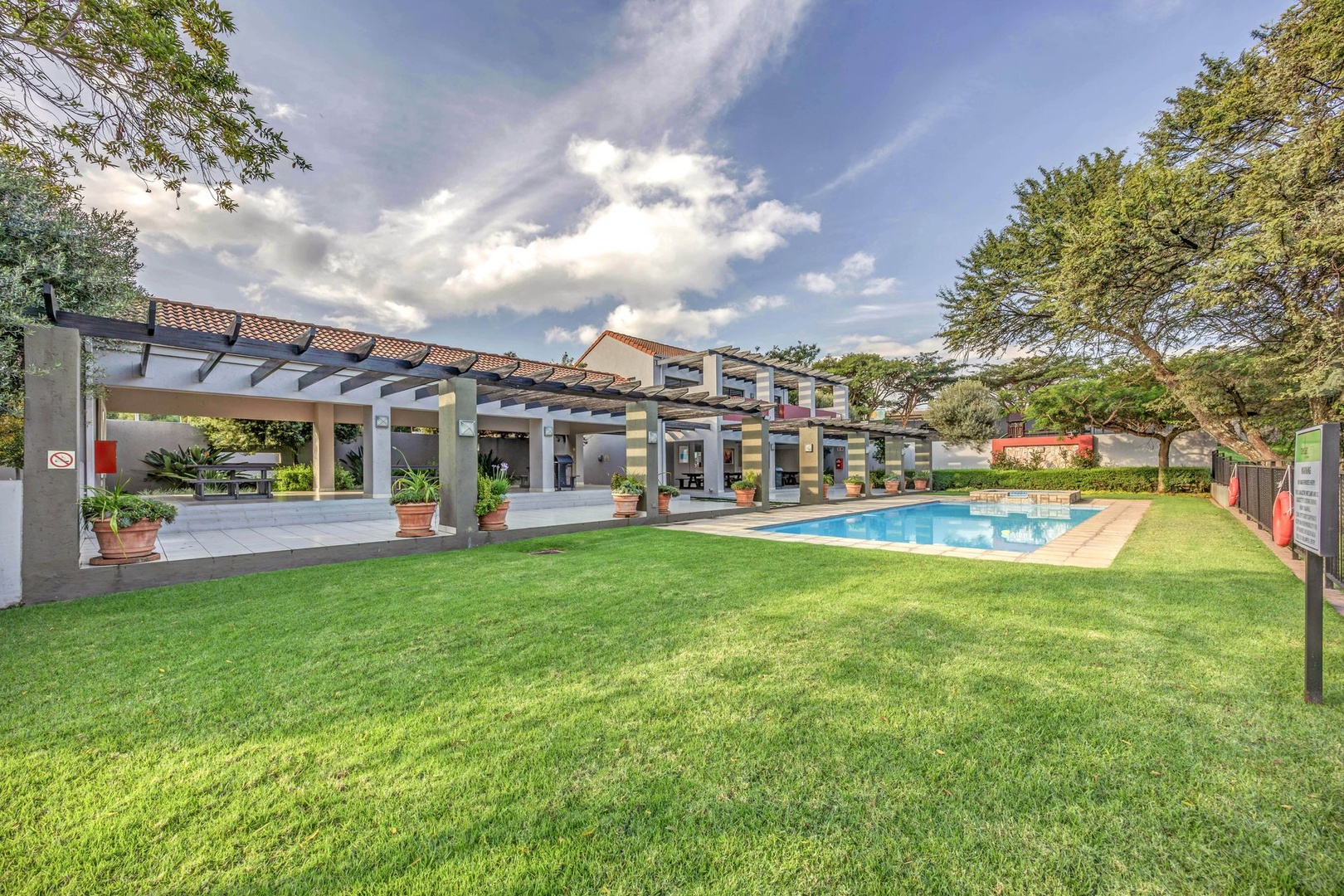 1 Bedroom Loft in the Heart of Fourways