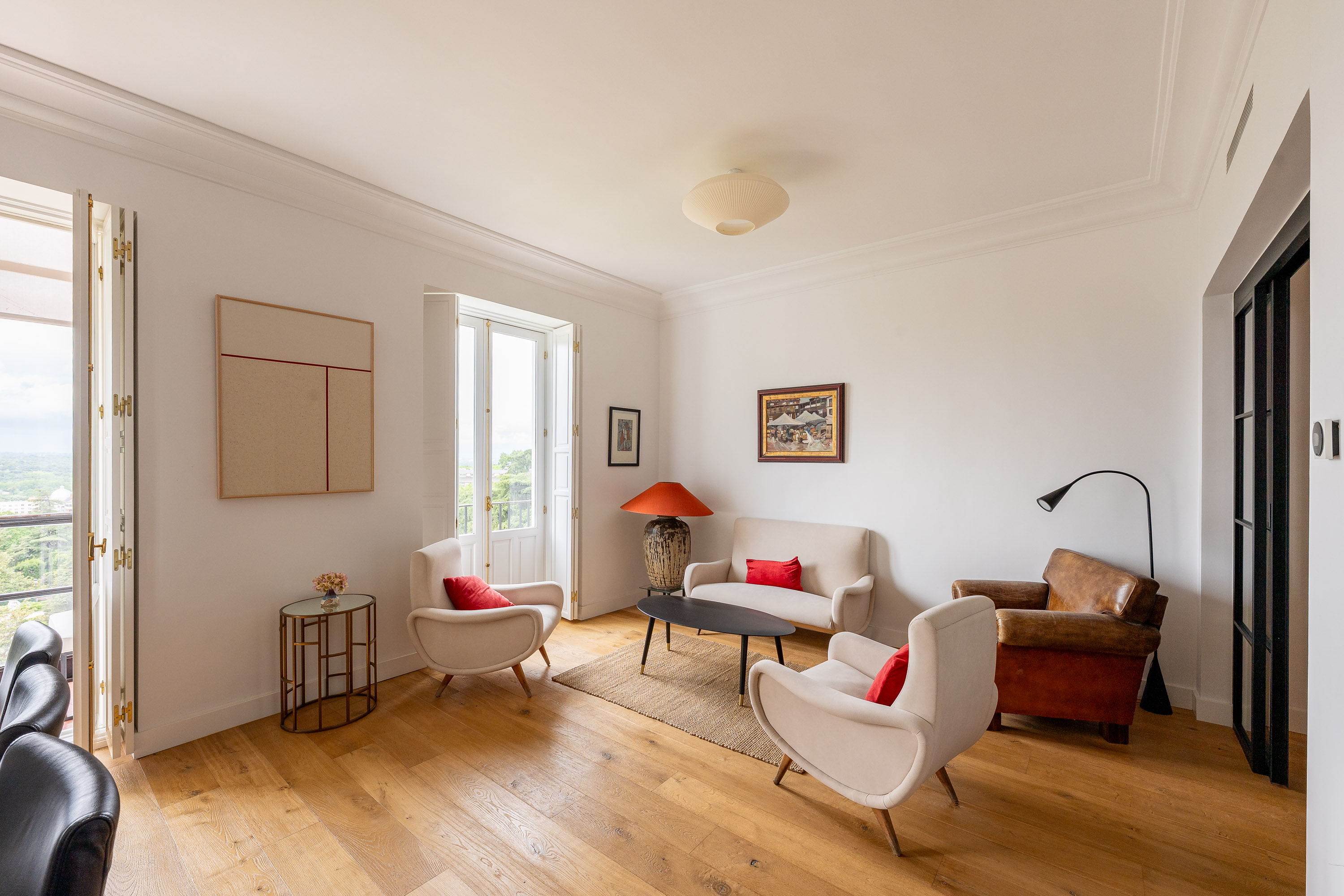 3-bedroom home with office on Bailén Street, with views of the Royal Palace