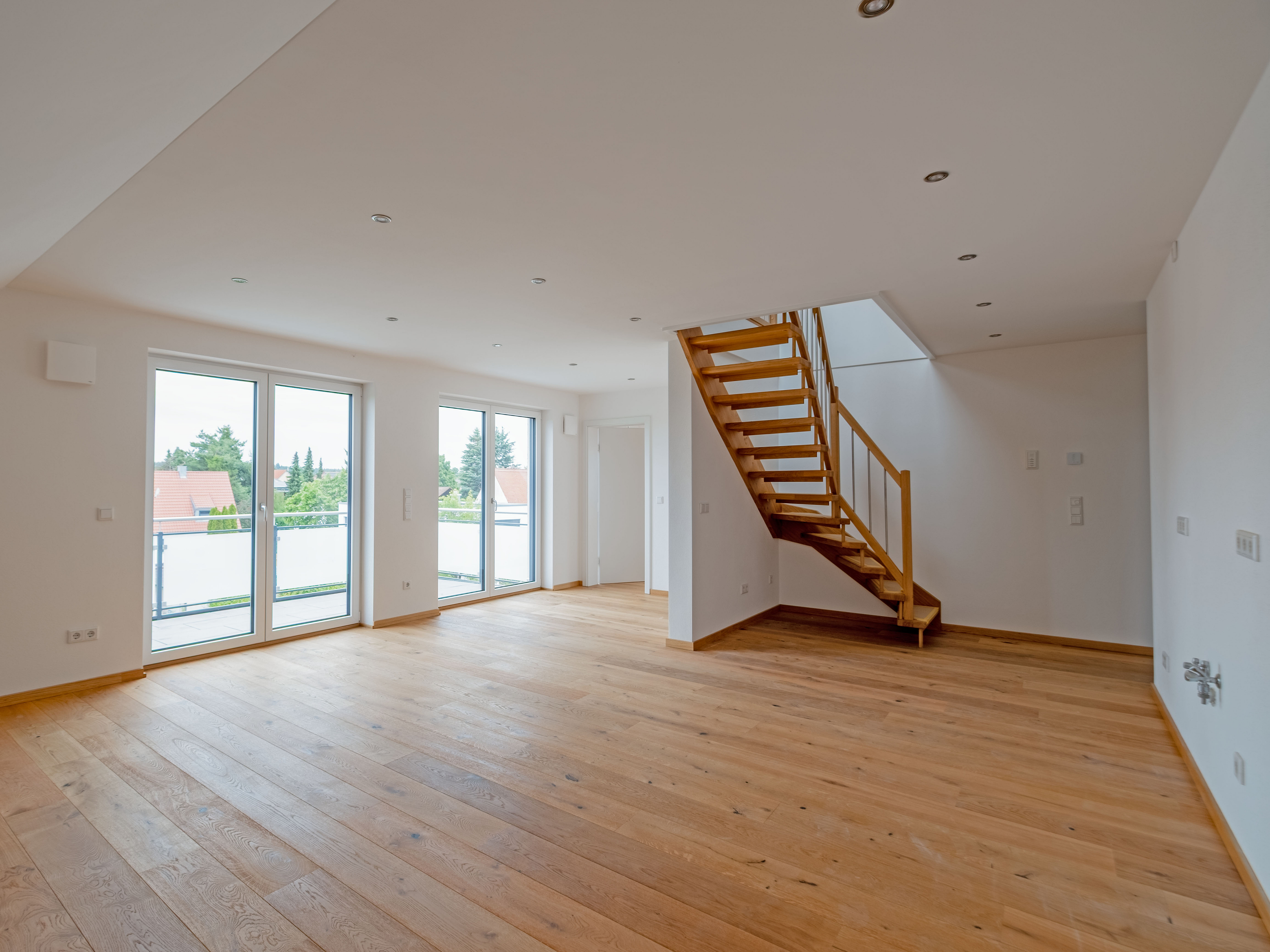 Exklusiver Erstbezug – Stilvolle Maisonettewohnung mit Galerie und Sonnenbalkon