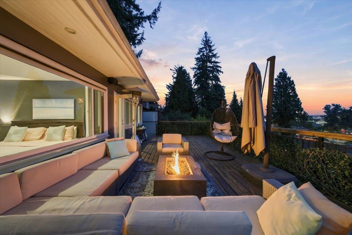 Panoramic City and Water Views in Pemberton Heights!