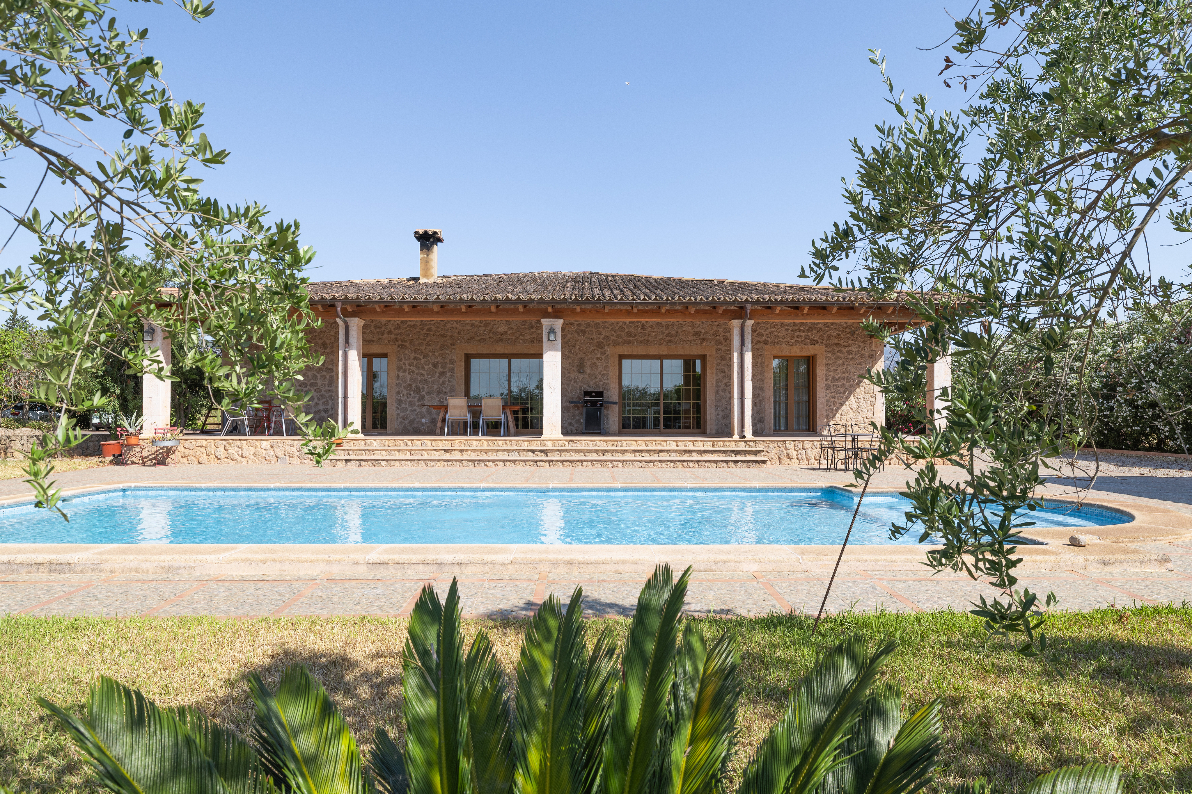 Mediterranean-style holiday finca with a large pool and garden near Inca