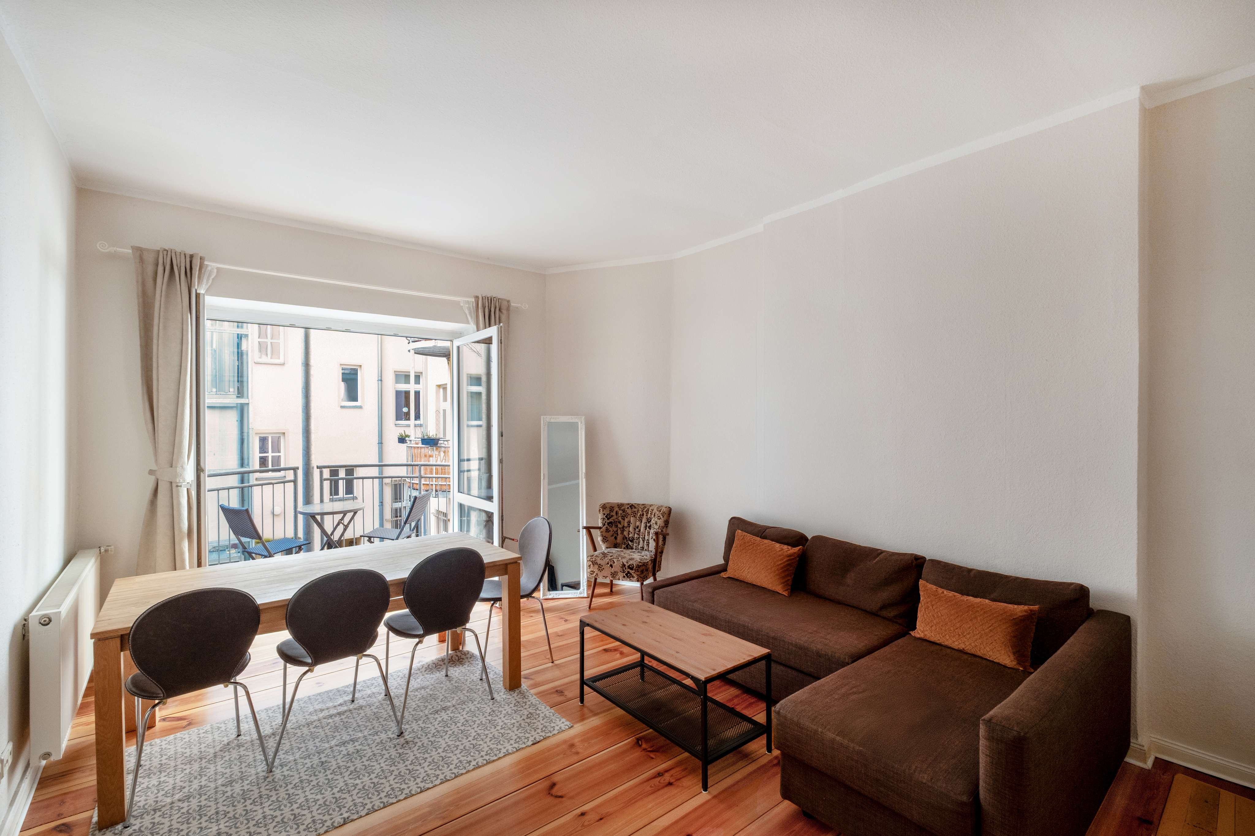 Charming 3-room period apartment in Samariterkiez