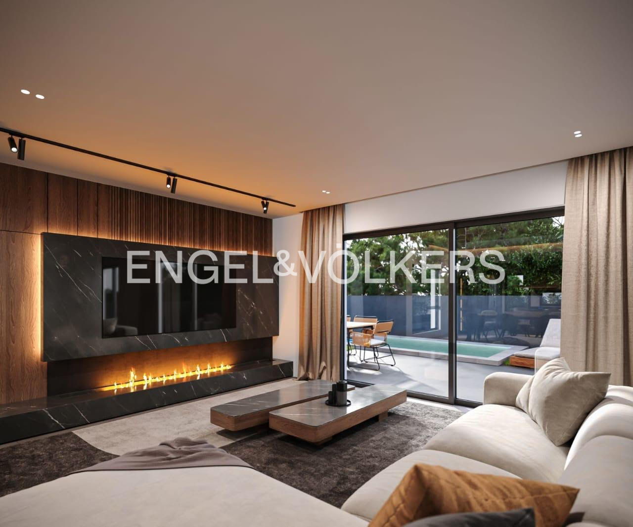 Luxury maisonette with garden and  pool in Golf Glyfada