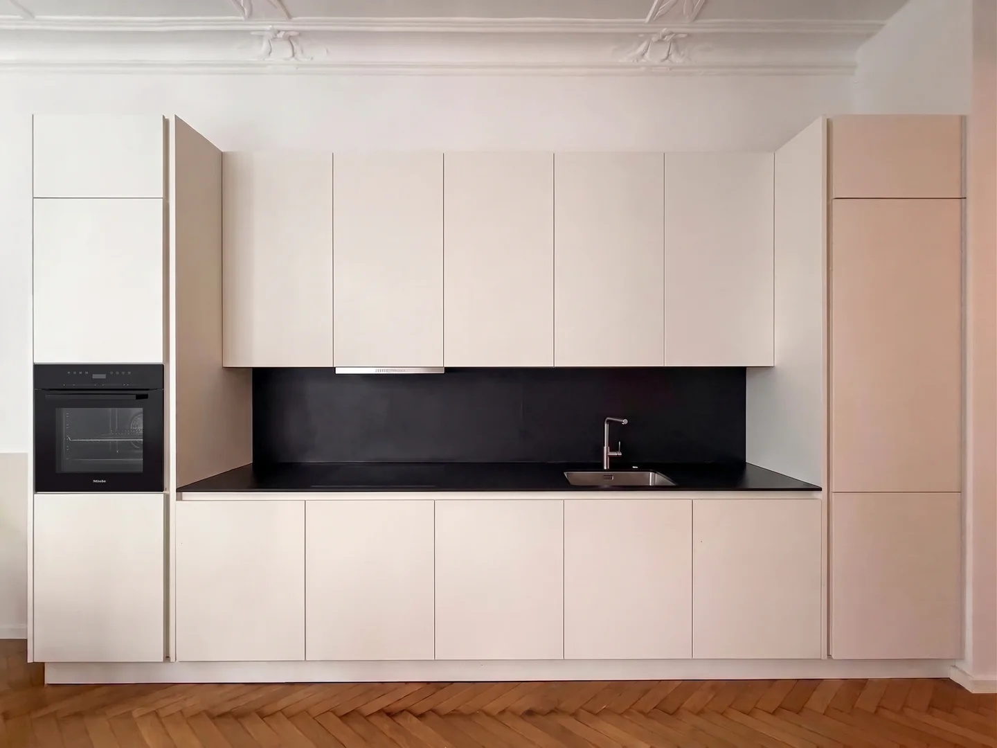 Sanierter Altbau mit privater Terrasse in Bestlage nahe des Kurfürstendamms - Photo 3