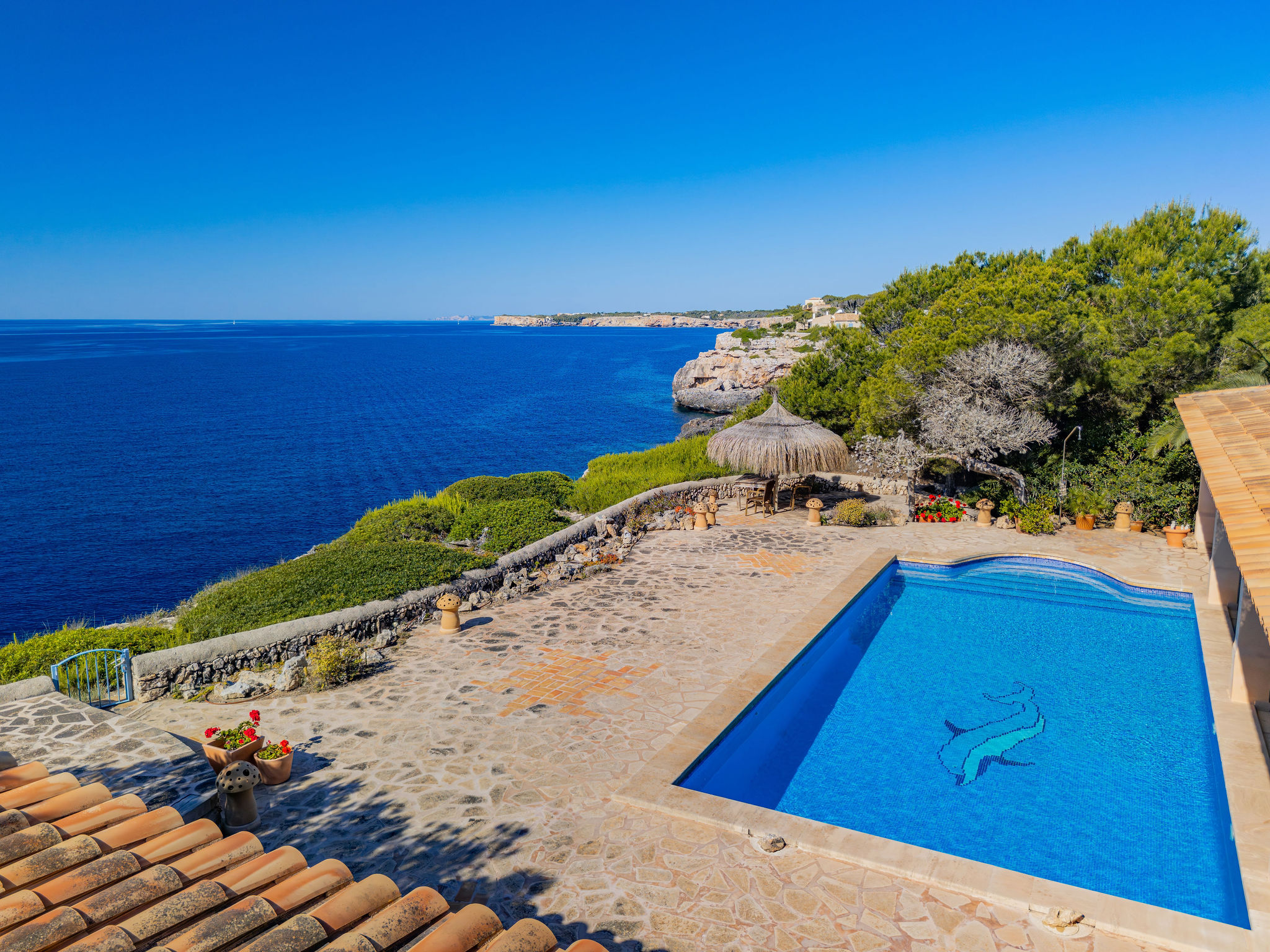 Mediterranean villa in a prime seafront location