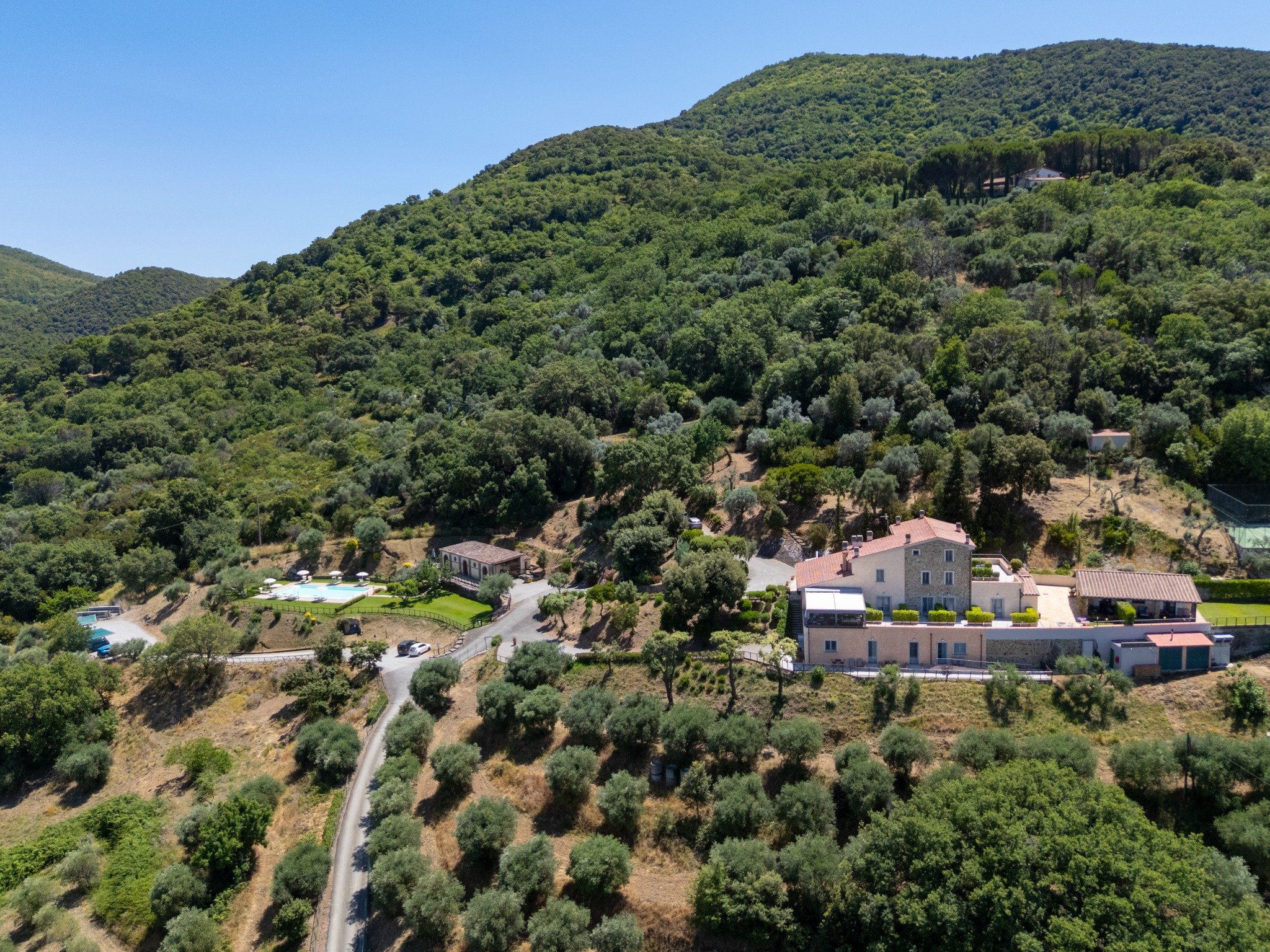 A private estate between the Tuscan coast and the Maremma hills