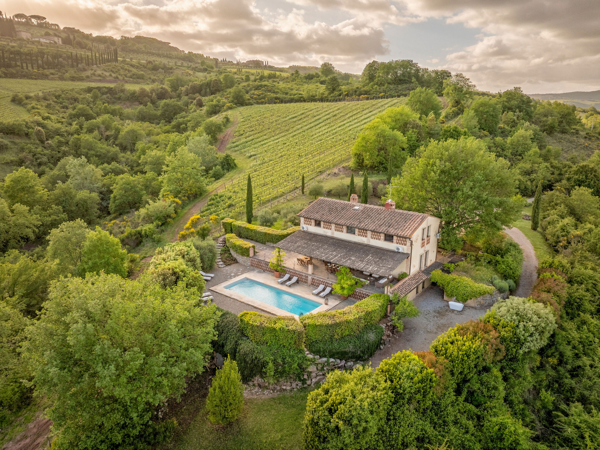 Unique Residence in Chianti: Tuscan Style, Swimming Pool and Thermal Water