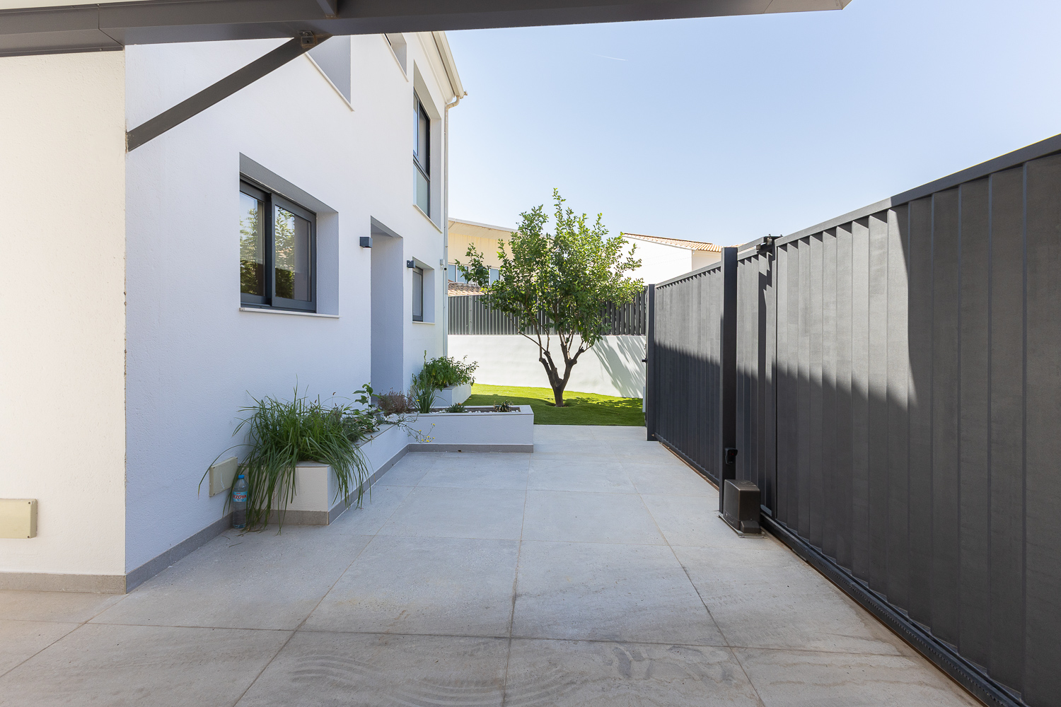 Exclusive renovated villa in the most peaceful area of Alfinach