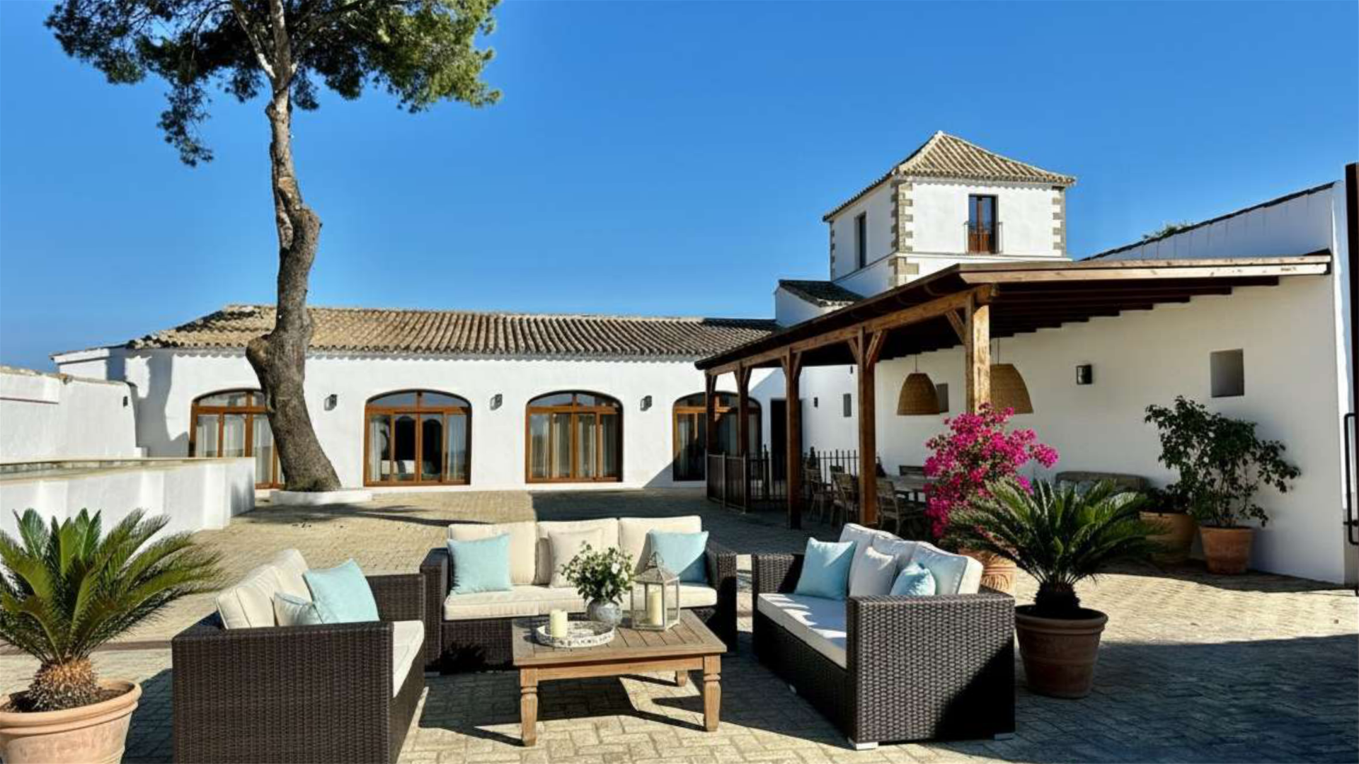 Exclusiva finca de lujo con viñedo y vistas panorámicas a la Bahía de Cádiz
