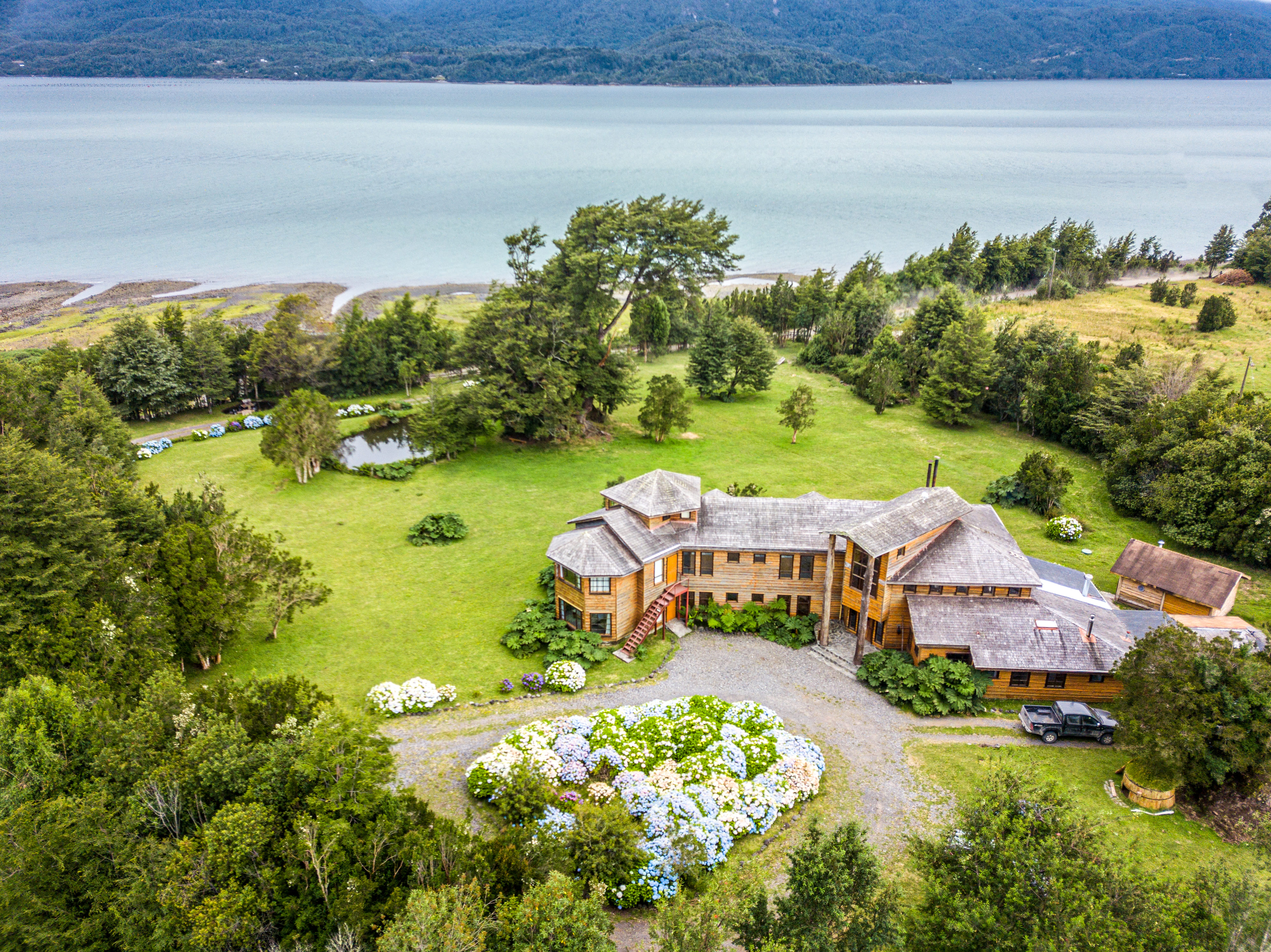 Lodge Turístico Frente al Estuario de Reloncaví