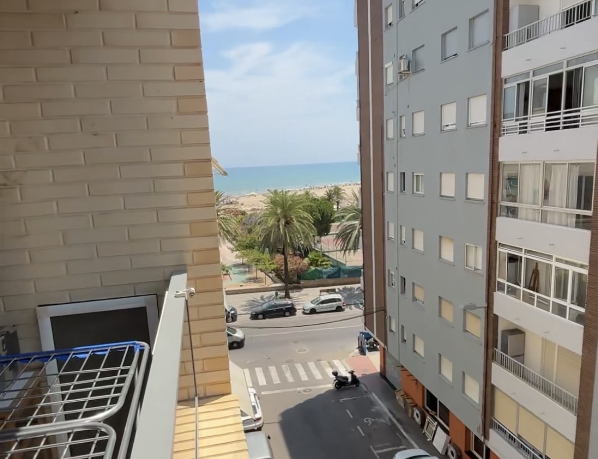 Bright apartment with sea views in "Puerto de Sagunto" for July and August