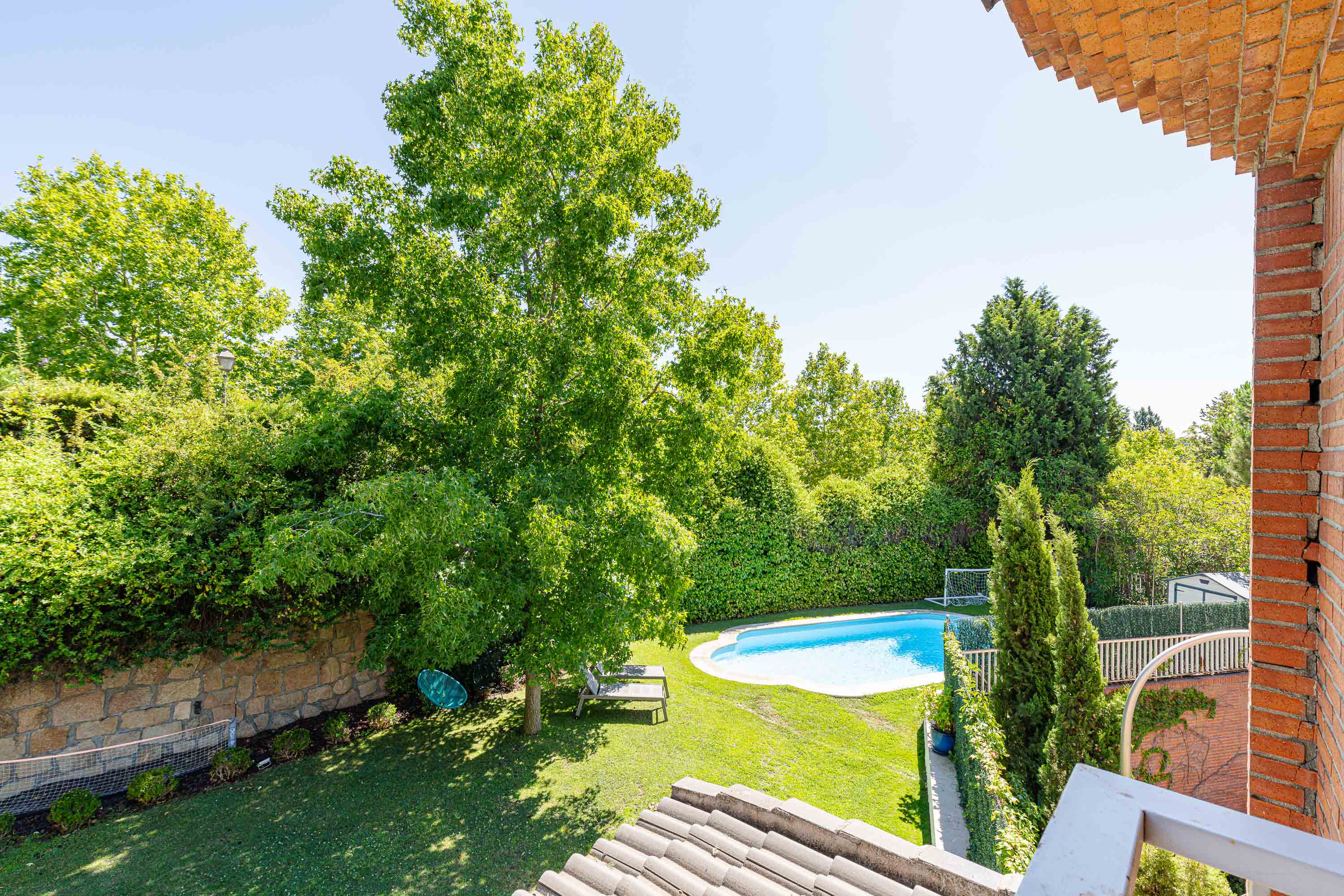 Corner Semi-Detached House with Private Garden in Aravaca