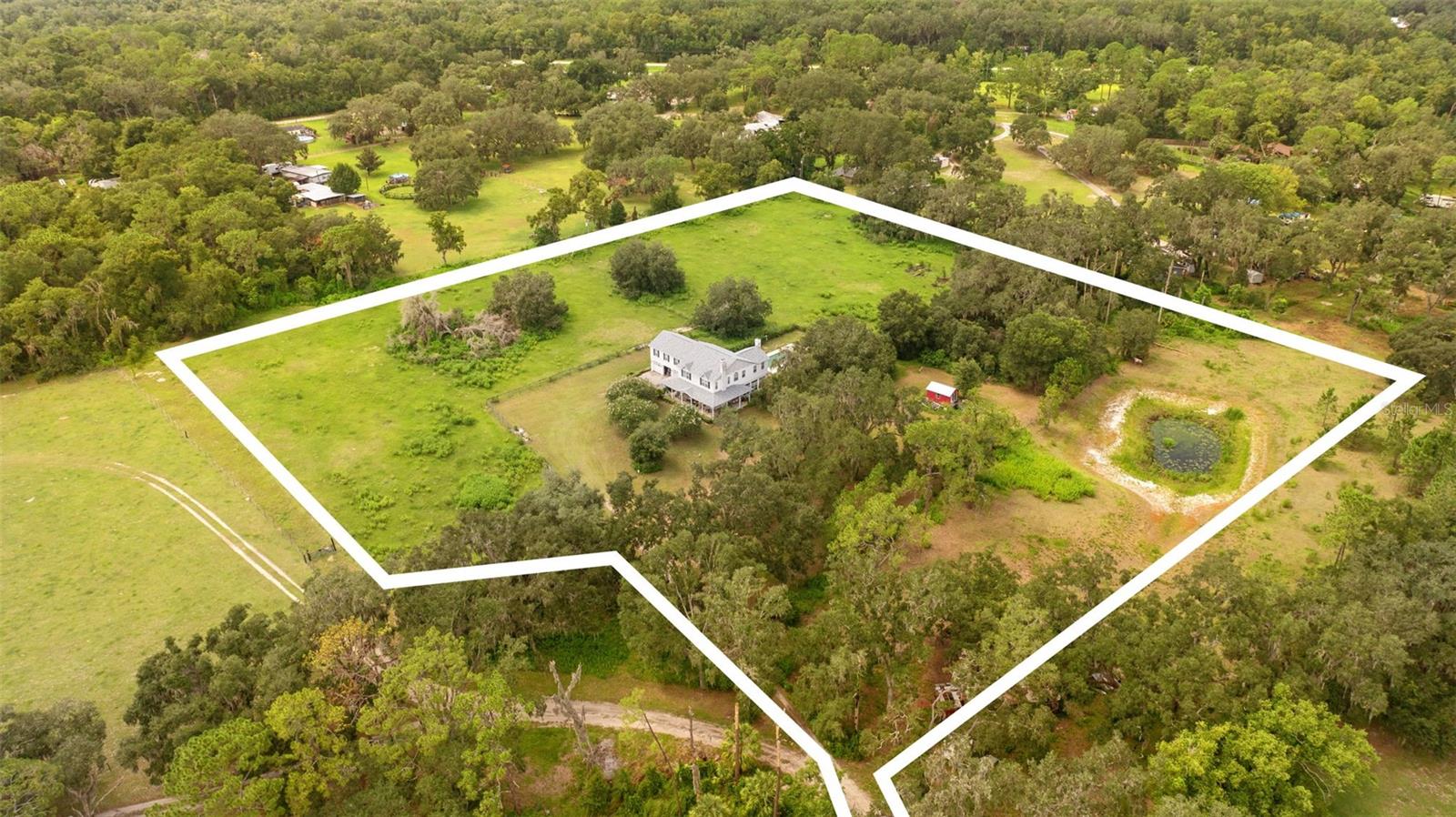Secluded Thonotosassa Compound
