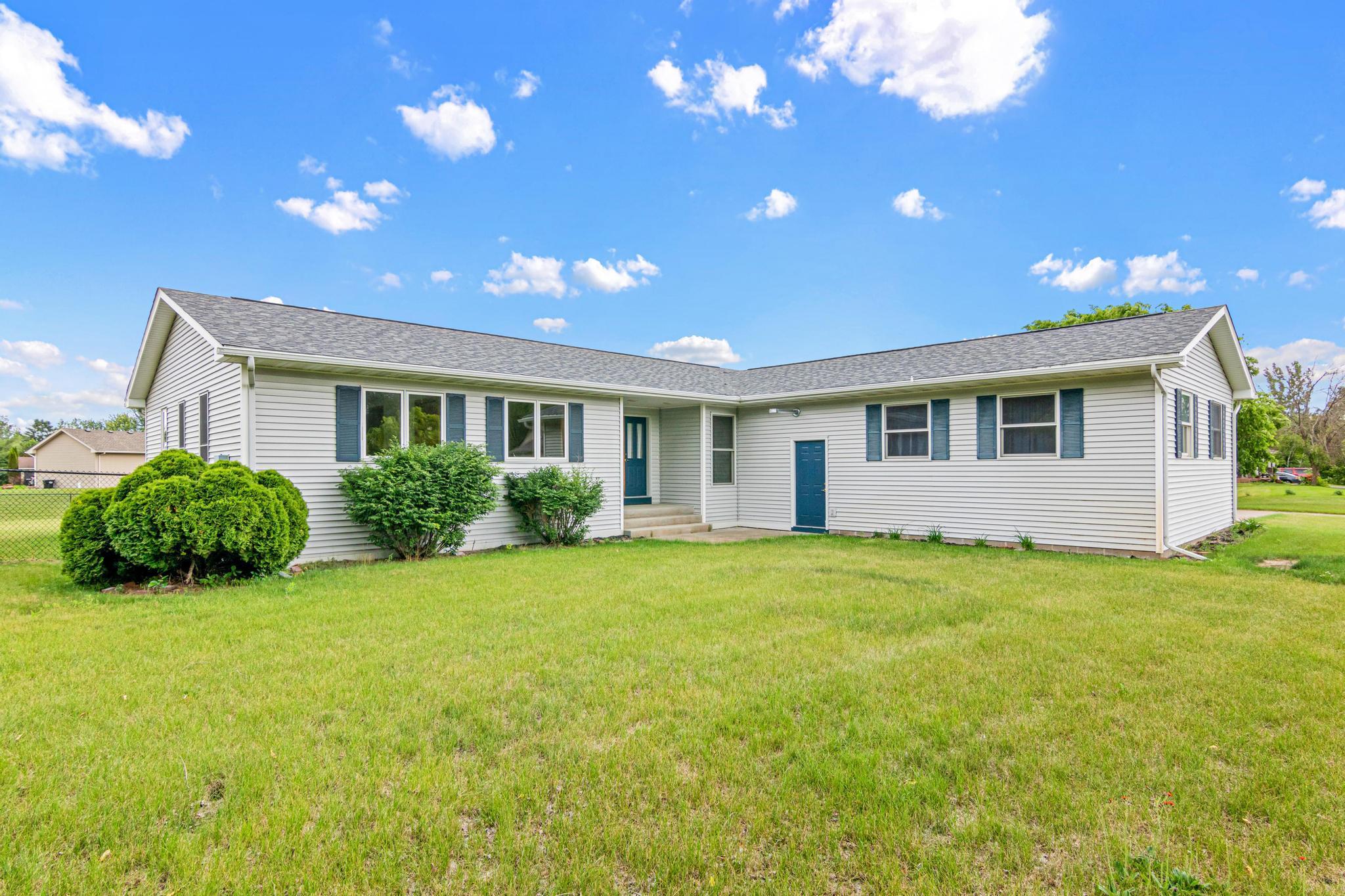 Spacious 4-BR Rambler with New Furnace & Carpet