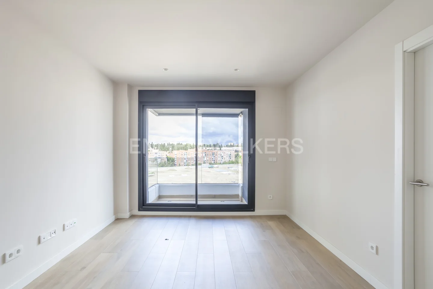 Brand New 1 Bedroom Apartment in Madrid Río