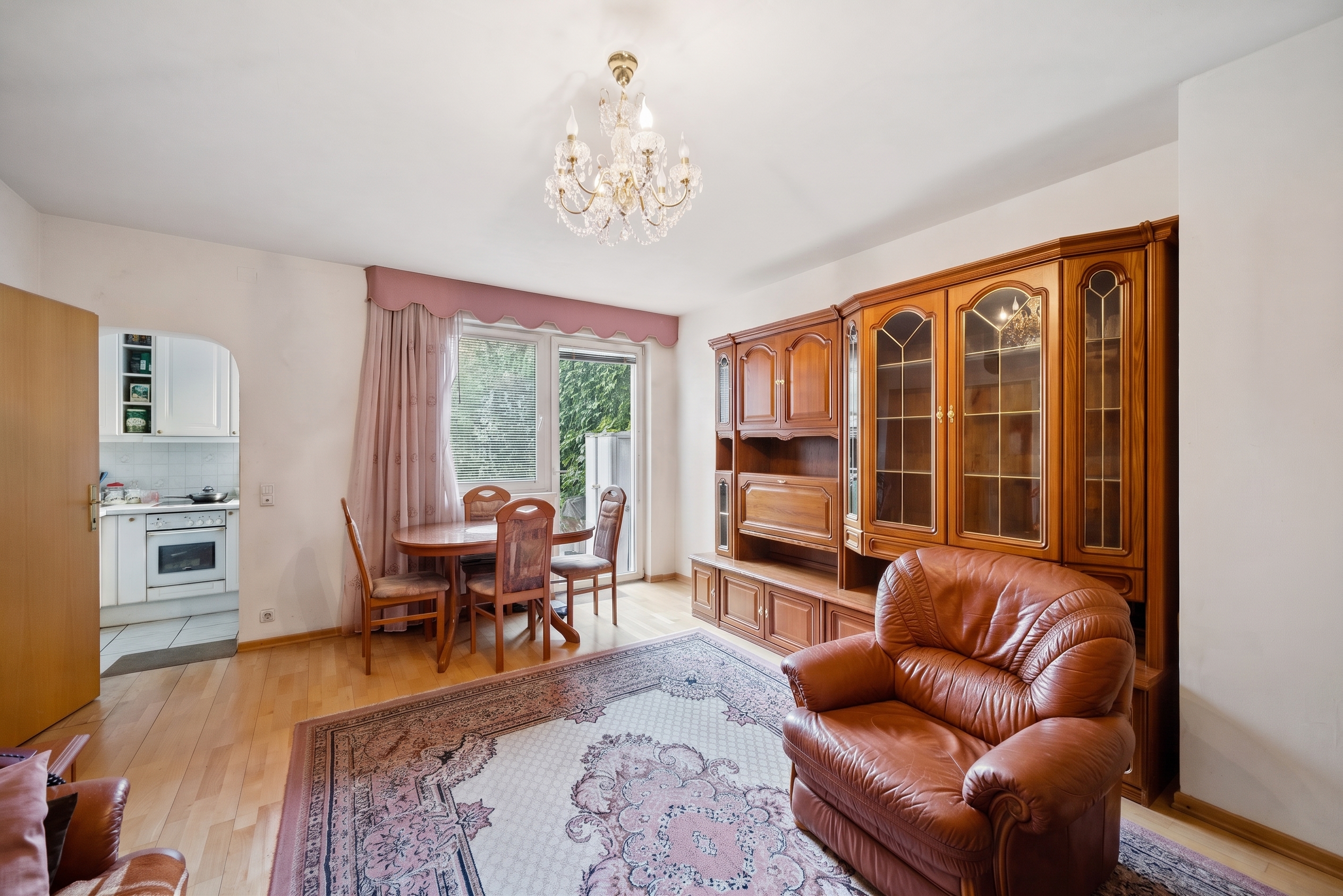 Centrally located in Donaustadt: 2-room apartment near UNO City [AI-modified]