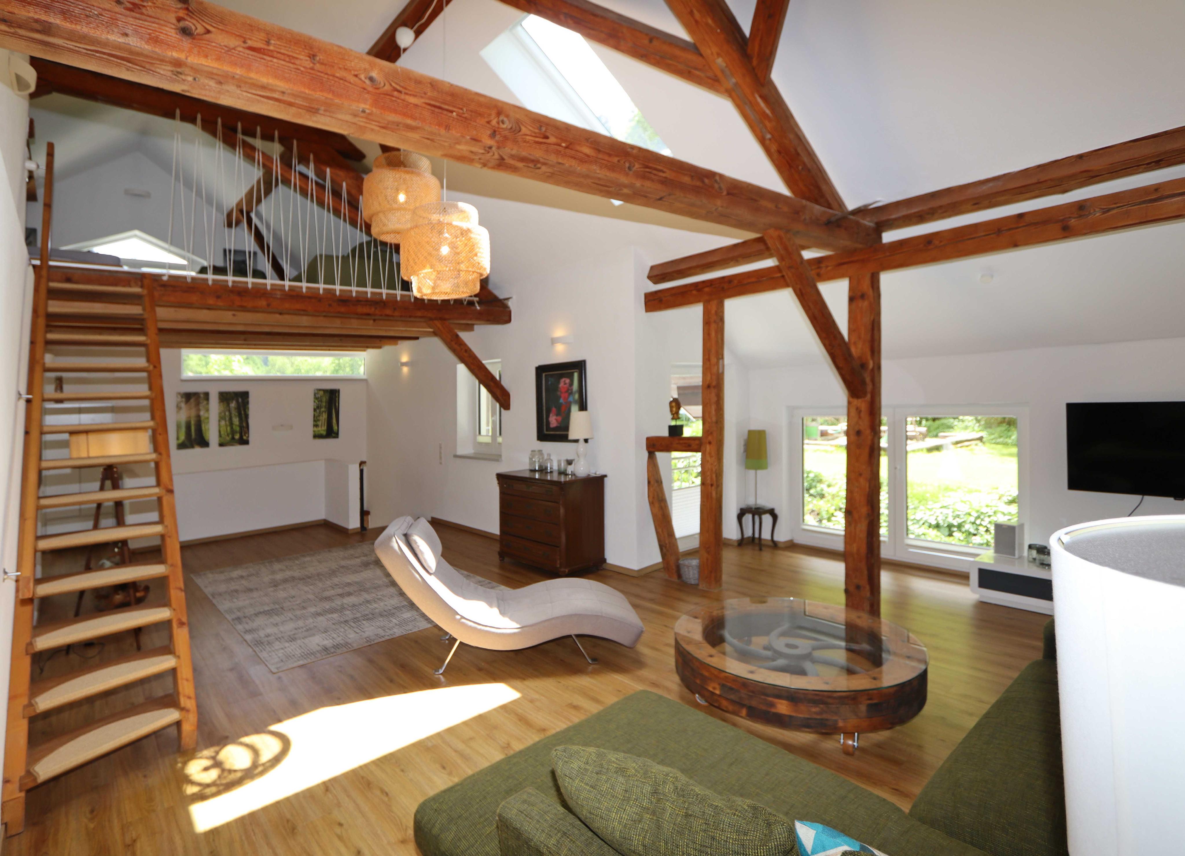 Exklusiver Wohntraum in ländlicher Lage mit vielseitigem Potenzial