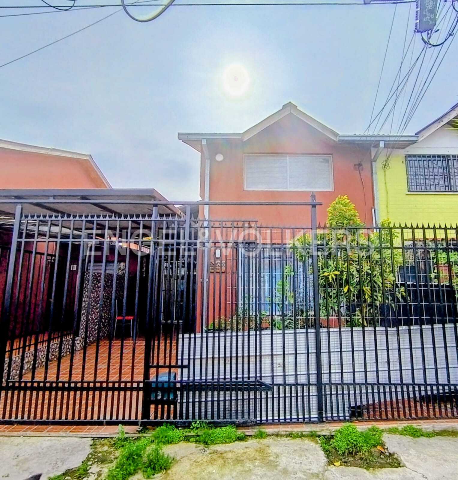 Cómoda Casa en Villa Alameda I