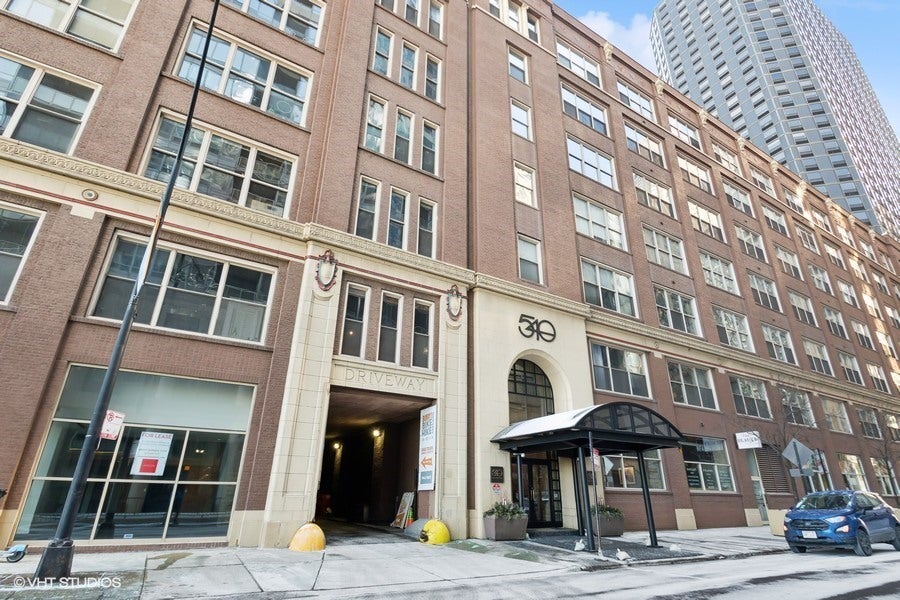Urban Living in the Heart of Streeterville
