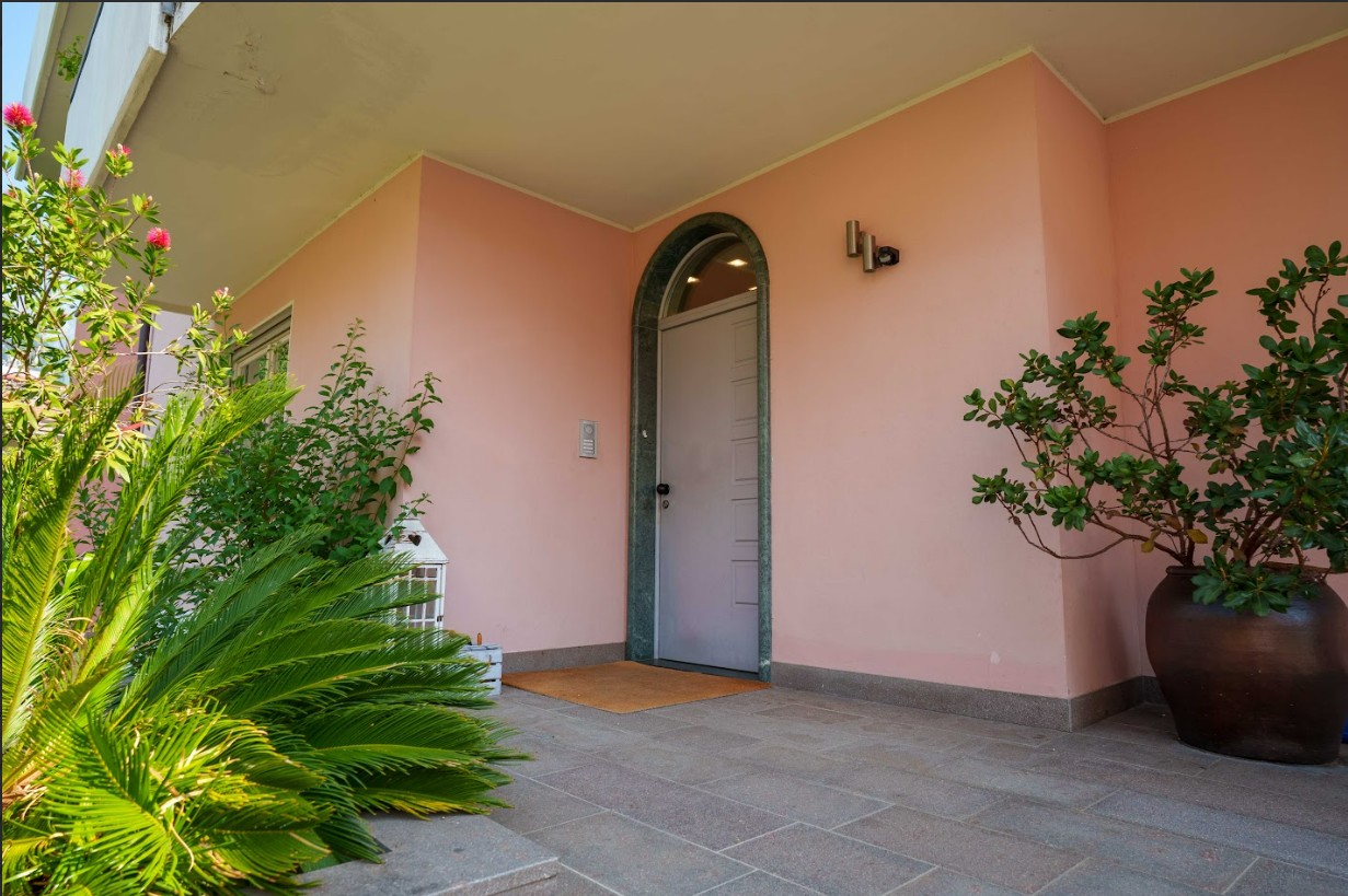 Elegant spacious apartment in Riva del Garda