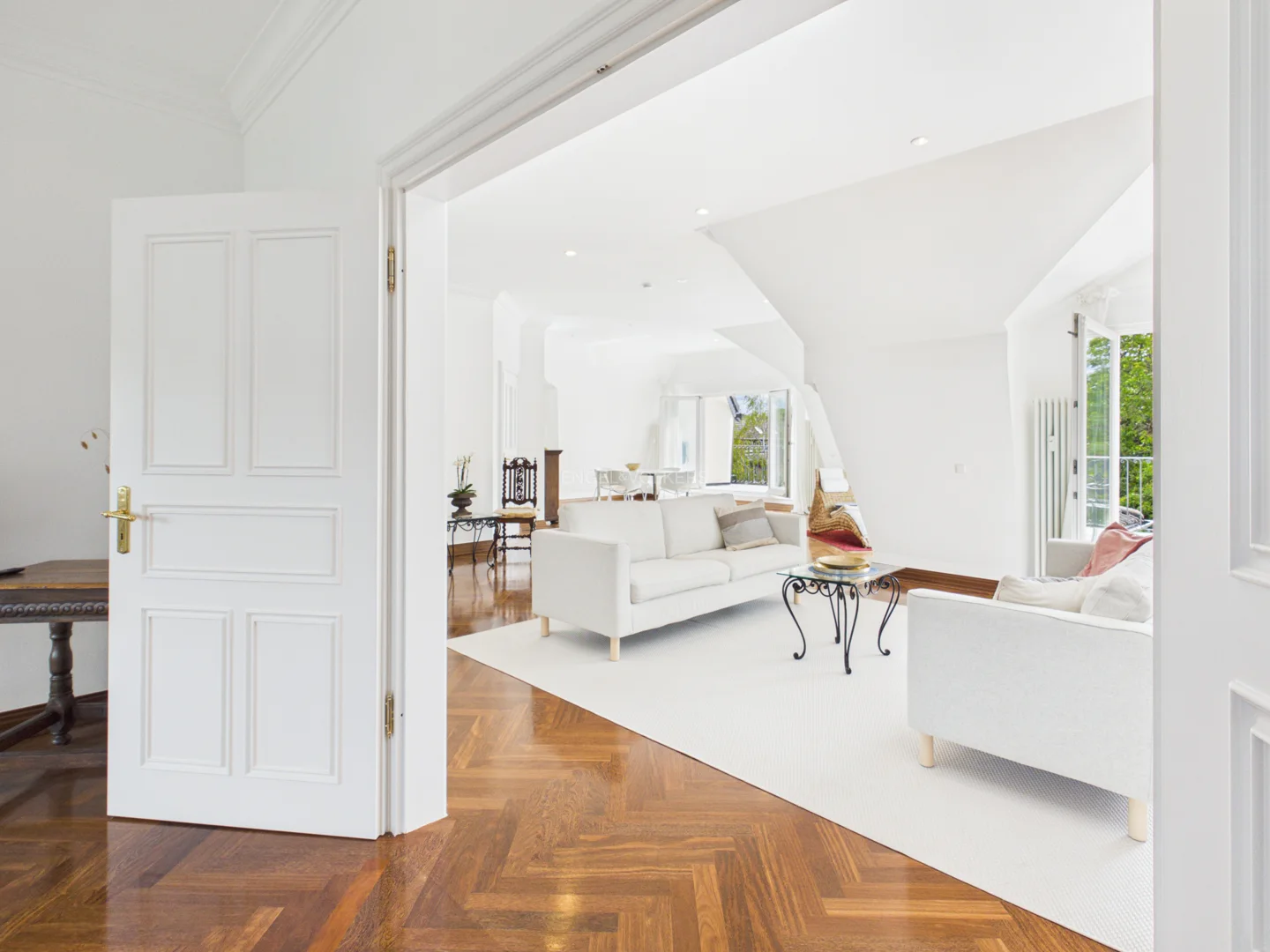 Design, Architektur und Wohnatmosphäre auf höchstem Niveau - Photo 4