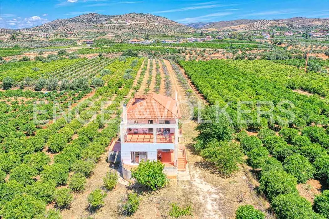 Detached House on a Fantastic 7.4 Acre Plot in Nafplio