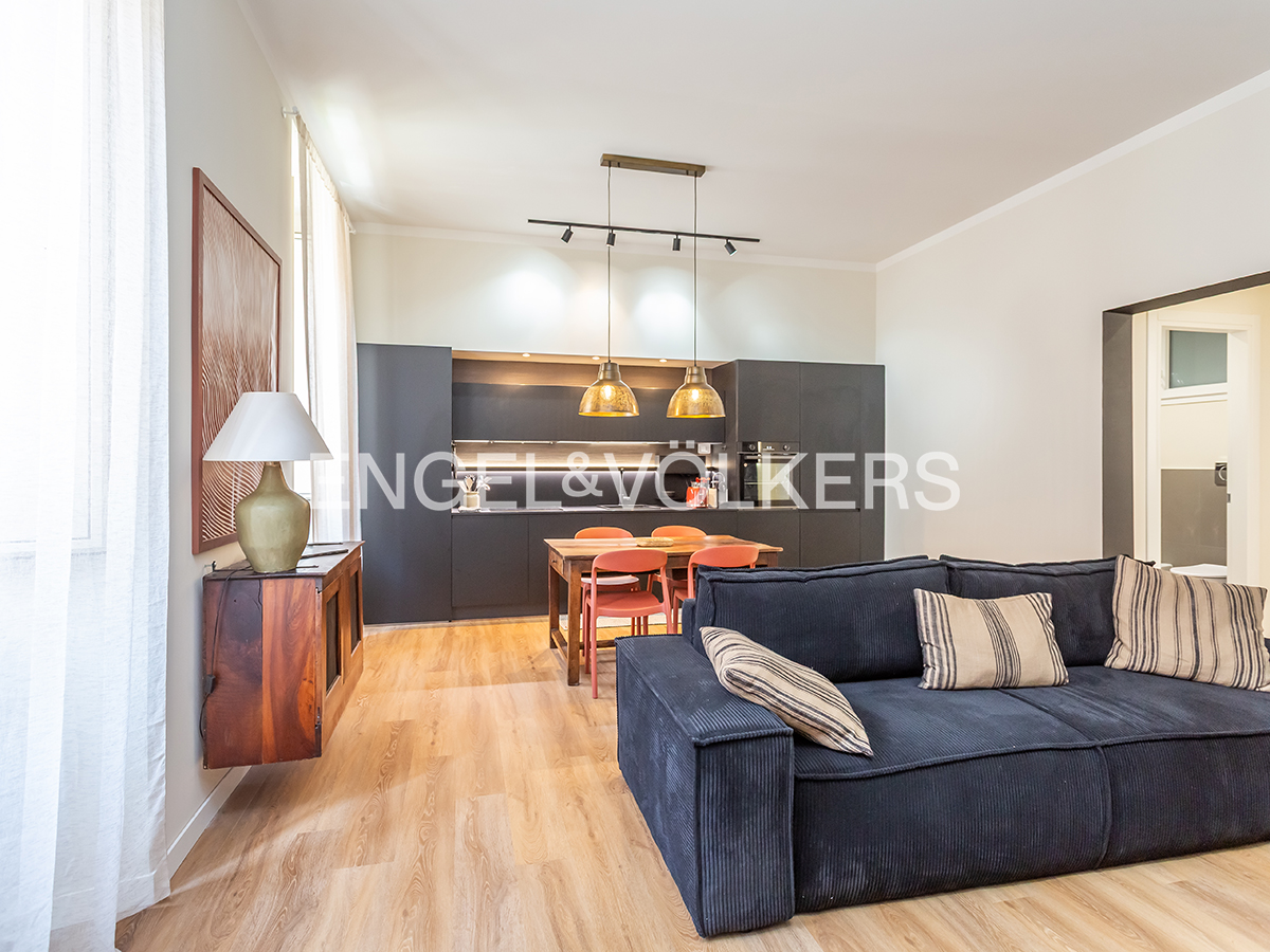 Exclusive designer apartment, finely renovated, on Via Silla