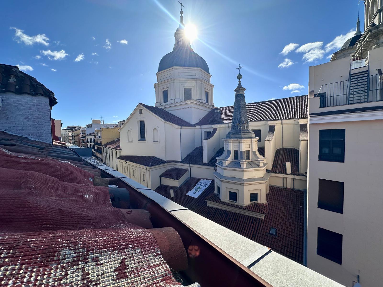 Charming one-bedroom penthouse in the heart of Madrid, next to Plaza Mayor