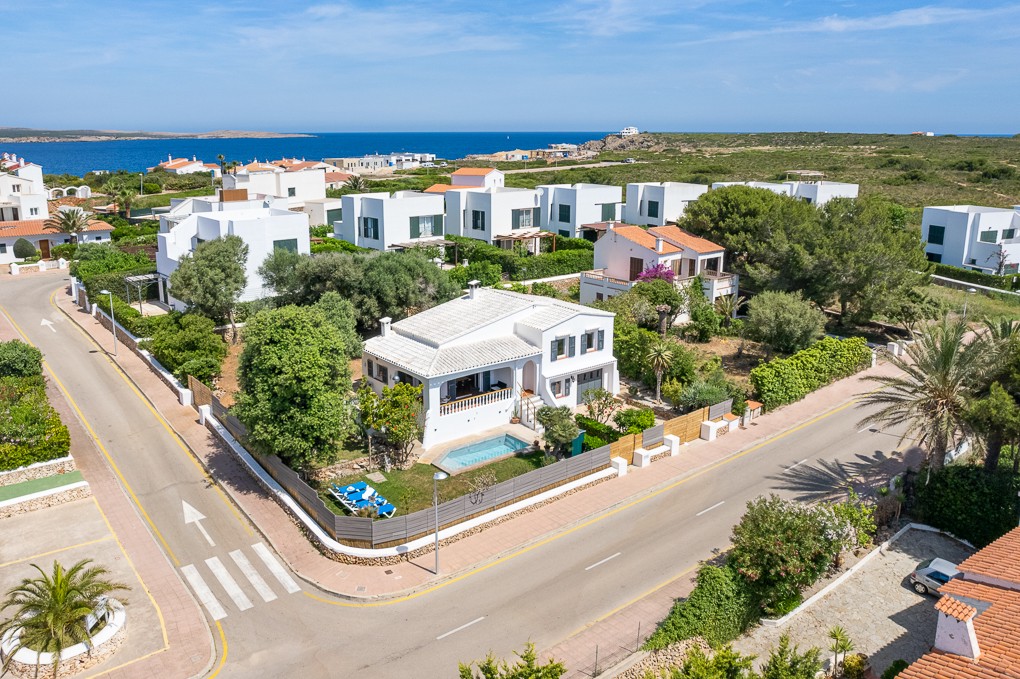 Mediterranean Villa with Active Tourist Licence and Outstanding Property Expansion Potential in Punta Grossa
