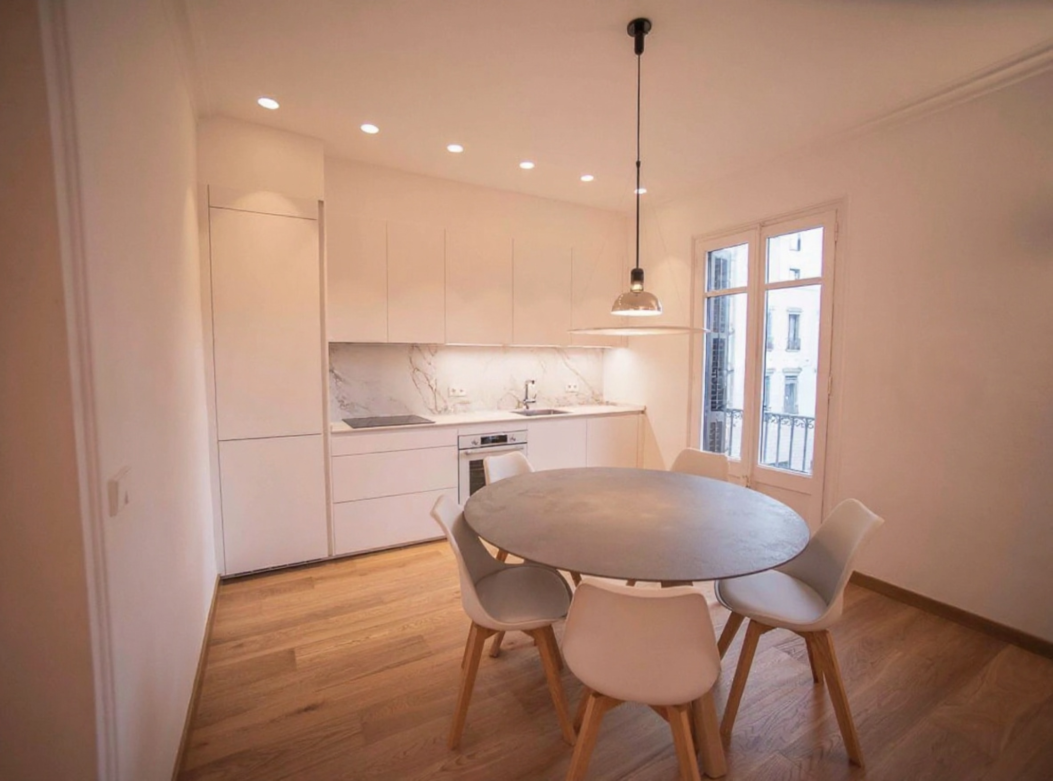 - Maravilloso Piso en Plaza Vila de Madrid -  disponible 14 /7/26