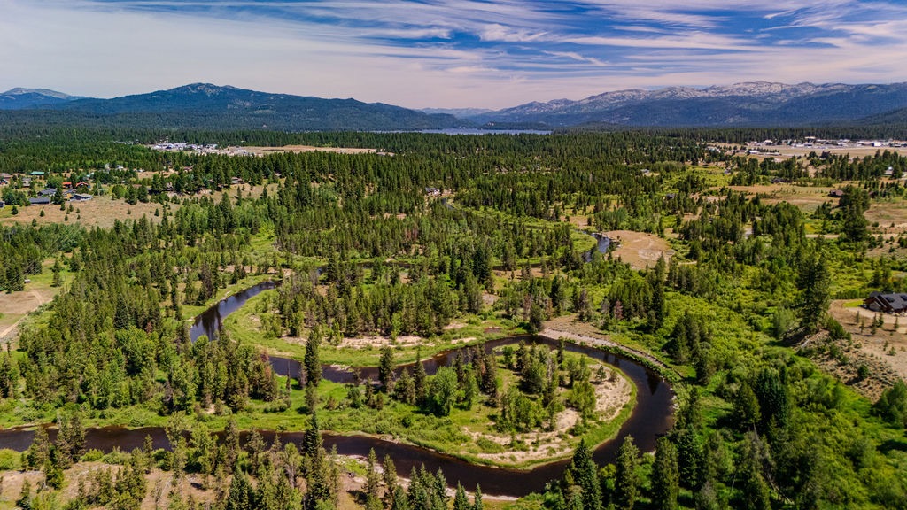 Exceptional Nature-Anchored, Luxury Lifestyle