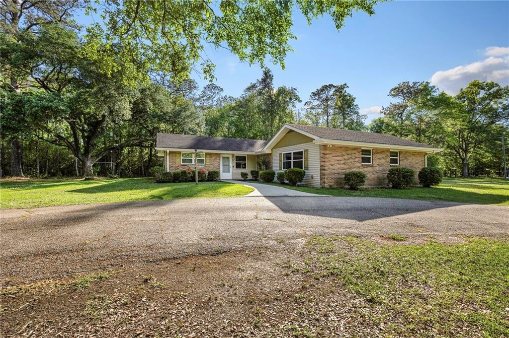 Acreage, Privacy, and Space to Live