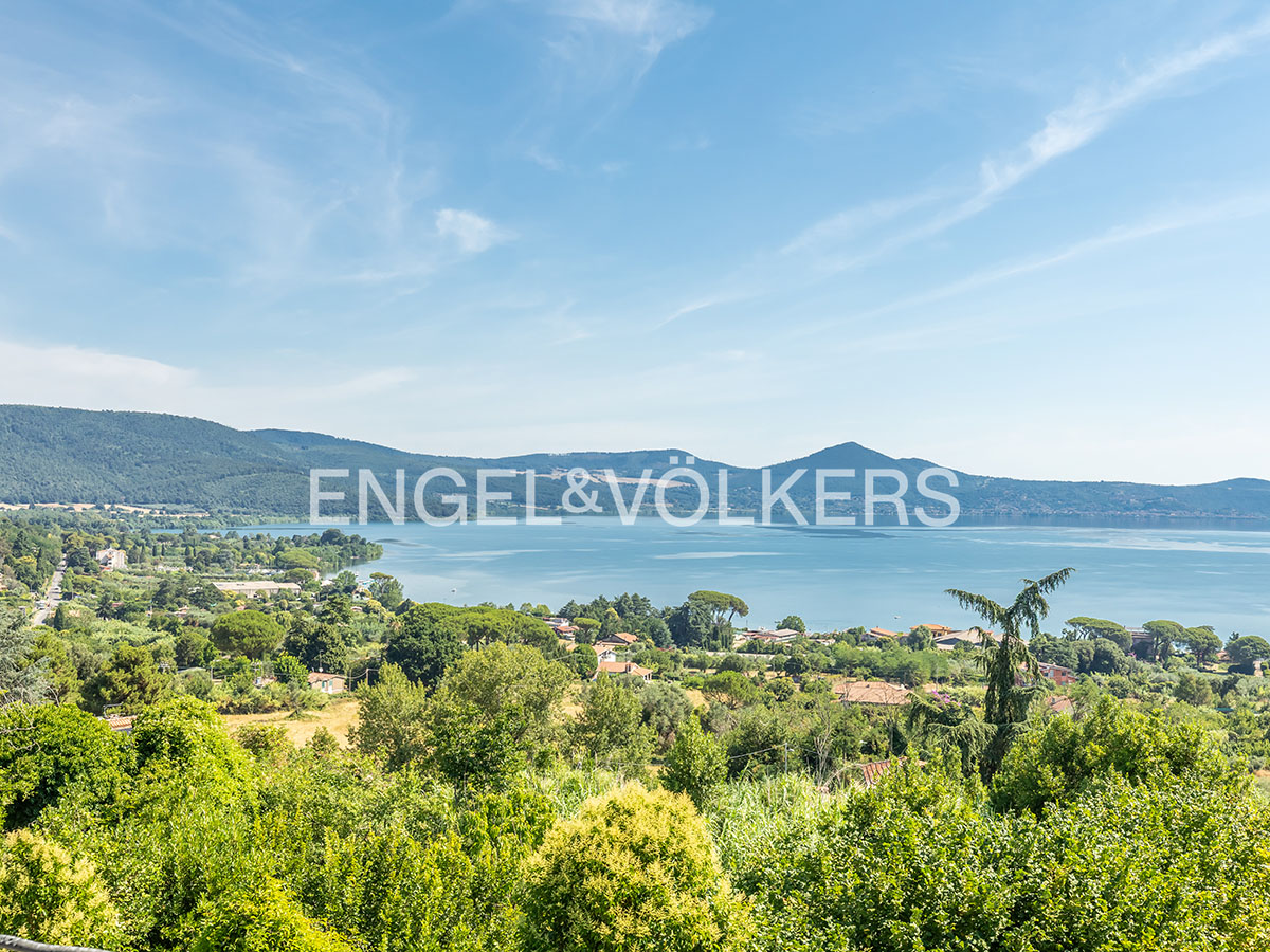 Bracciano, Via del Lago: Nuove residenze di pregio con vista panoramica sul lago