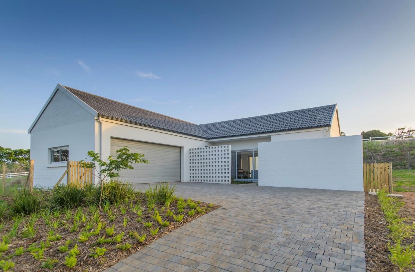 Modern 3-Bedroom Freestanding Home with Double Garage & Covered Patio | Lalela Estate 3 Bedrooms | 2 Bathrooms | 115 m² Living Area | 300 m² Stand | Double Garage