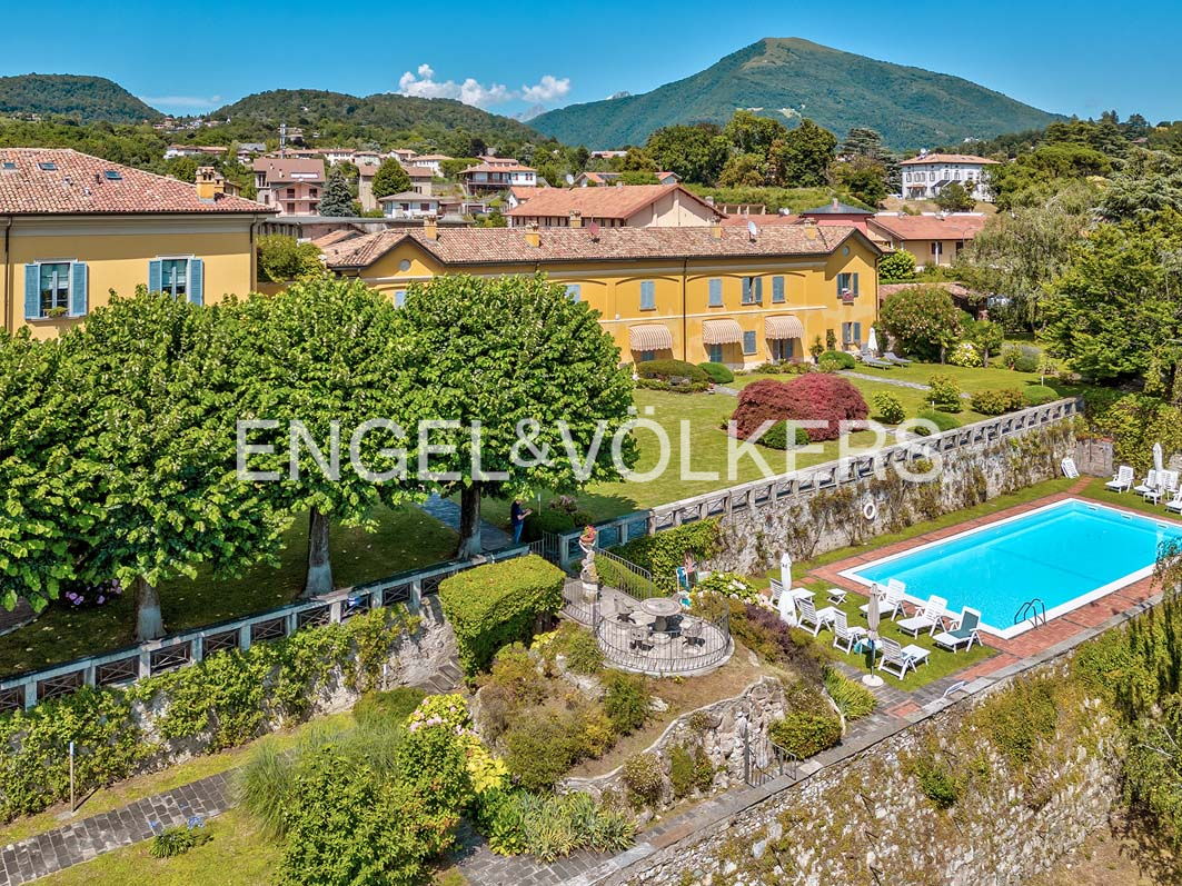 Herrschaftliches, historisches Apartment in Erba, in der Nähe von Como