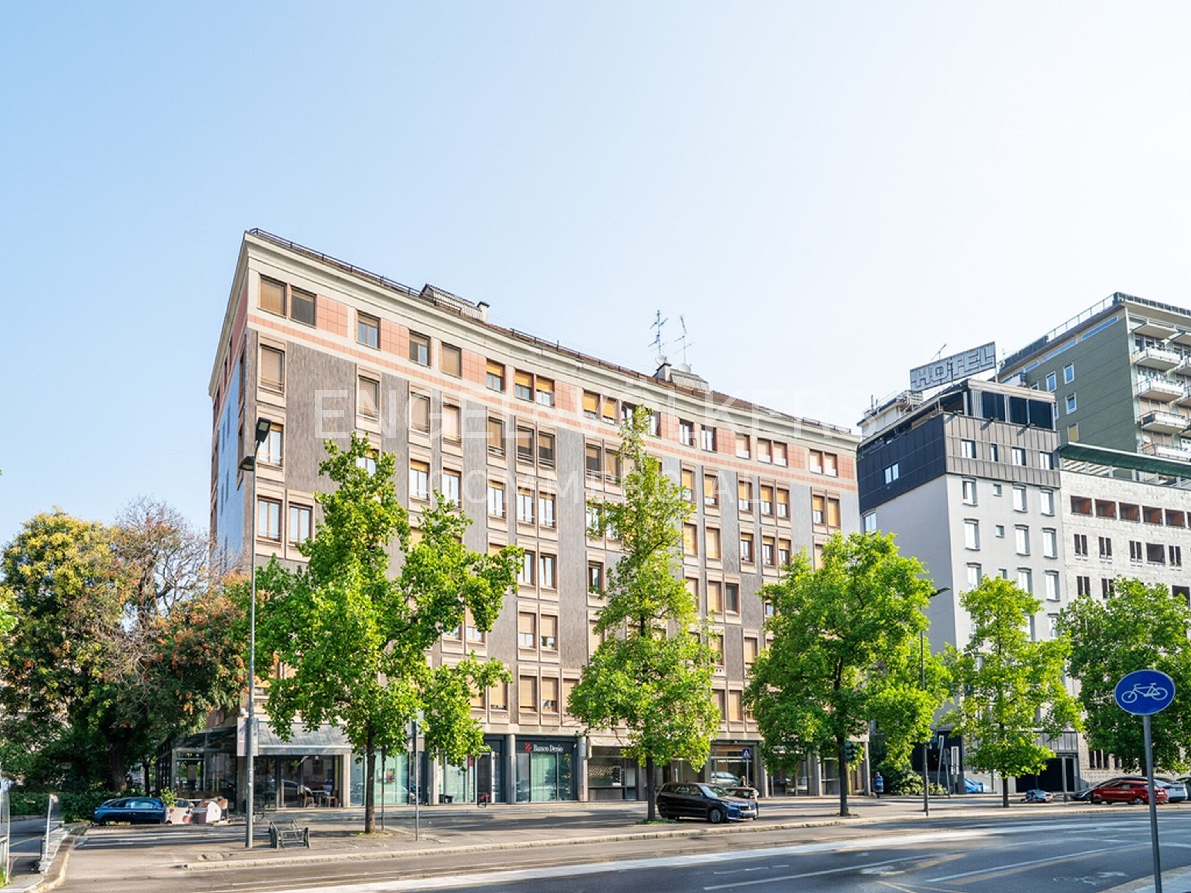 Ufficio di prestigio di 300 mq in Via Santa Sofia, Milano
