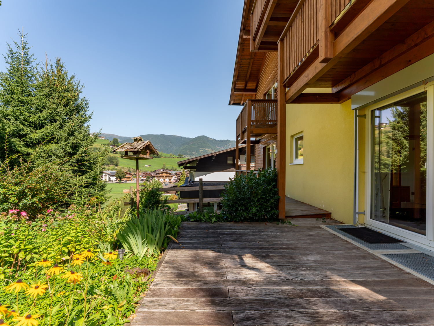 Alpiner Zweitwohnsitz mit Wellnessbereich & Bergblick