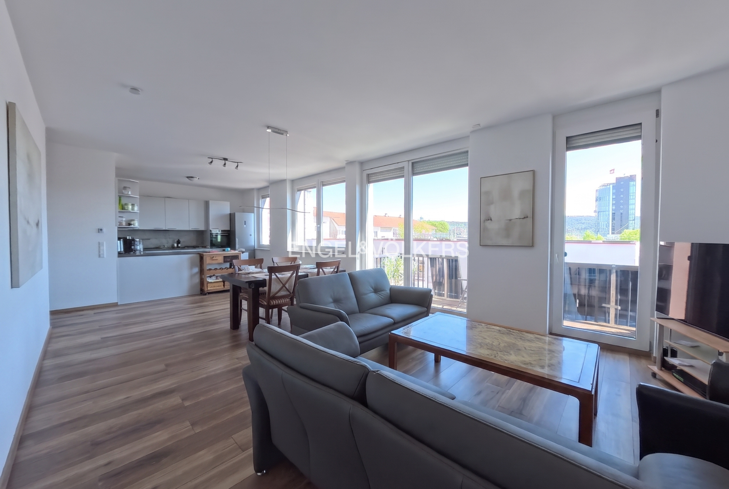 Bezugsfreies Penthouse | Südbalkon | Fahrstuhl | Parkplatz | altersgerecht