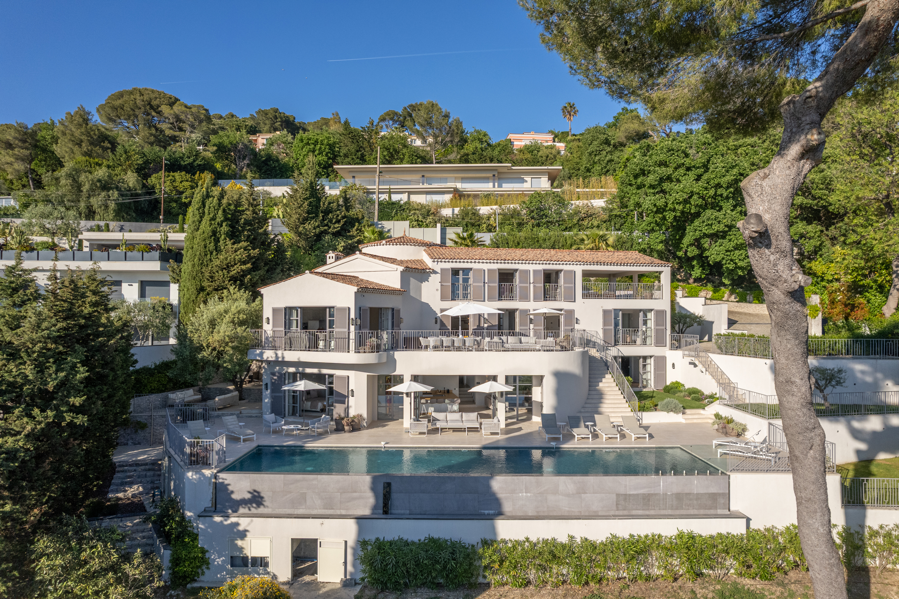 Villa contemporaine avec vue mer panoramique