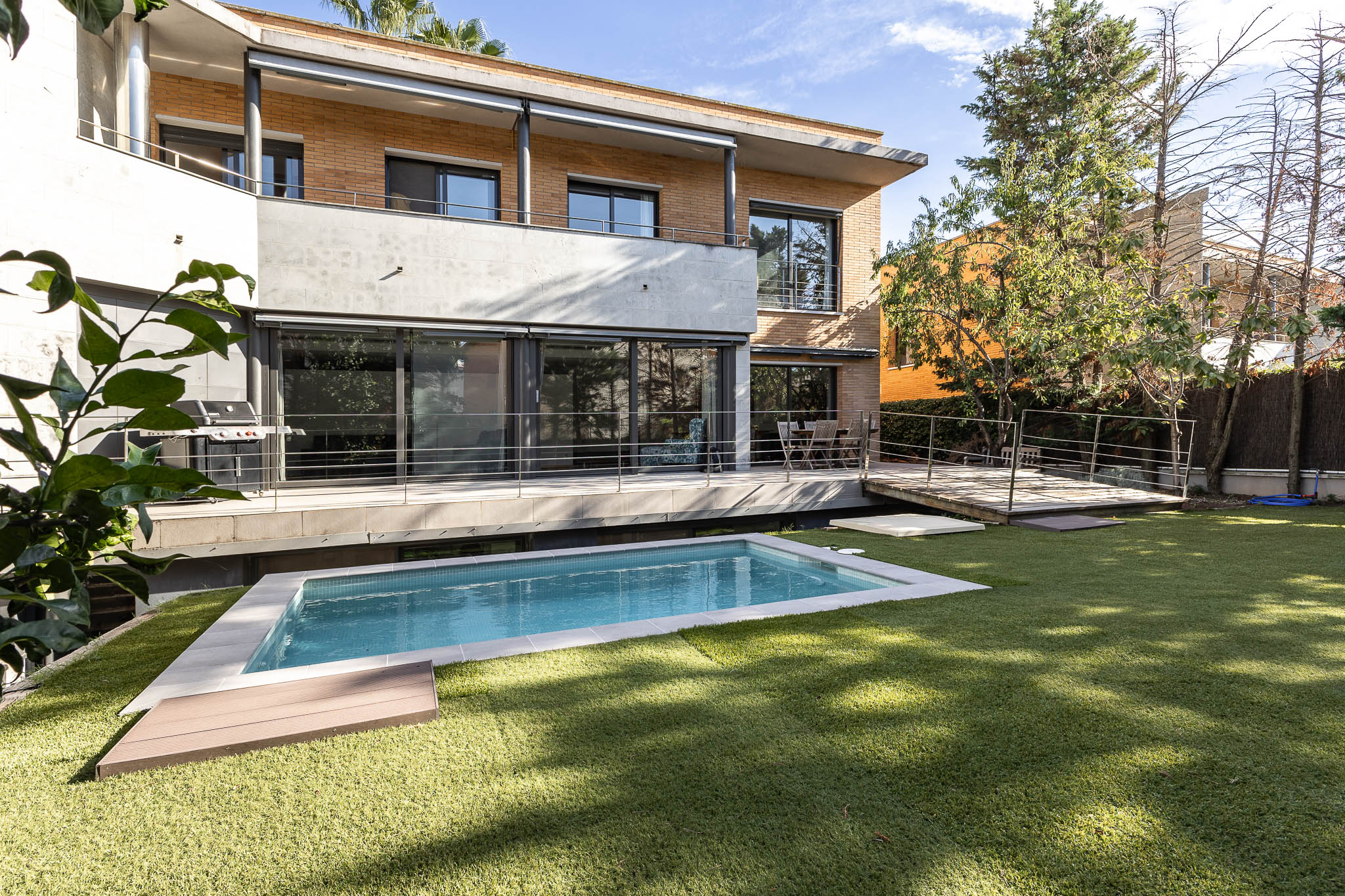 Modern house in the center of Alella