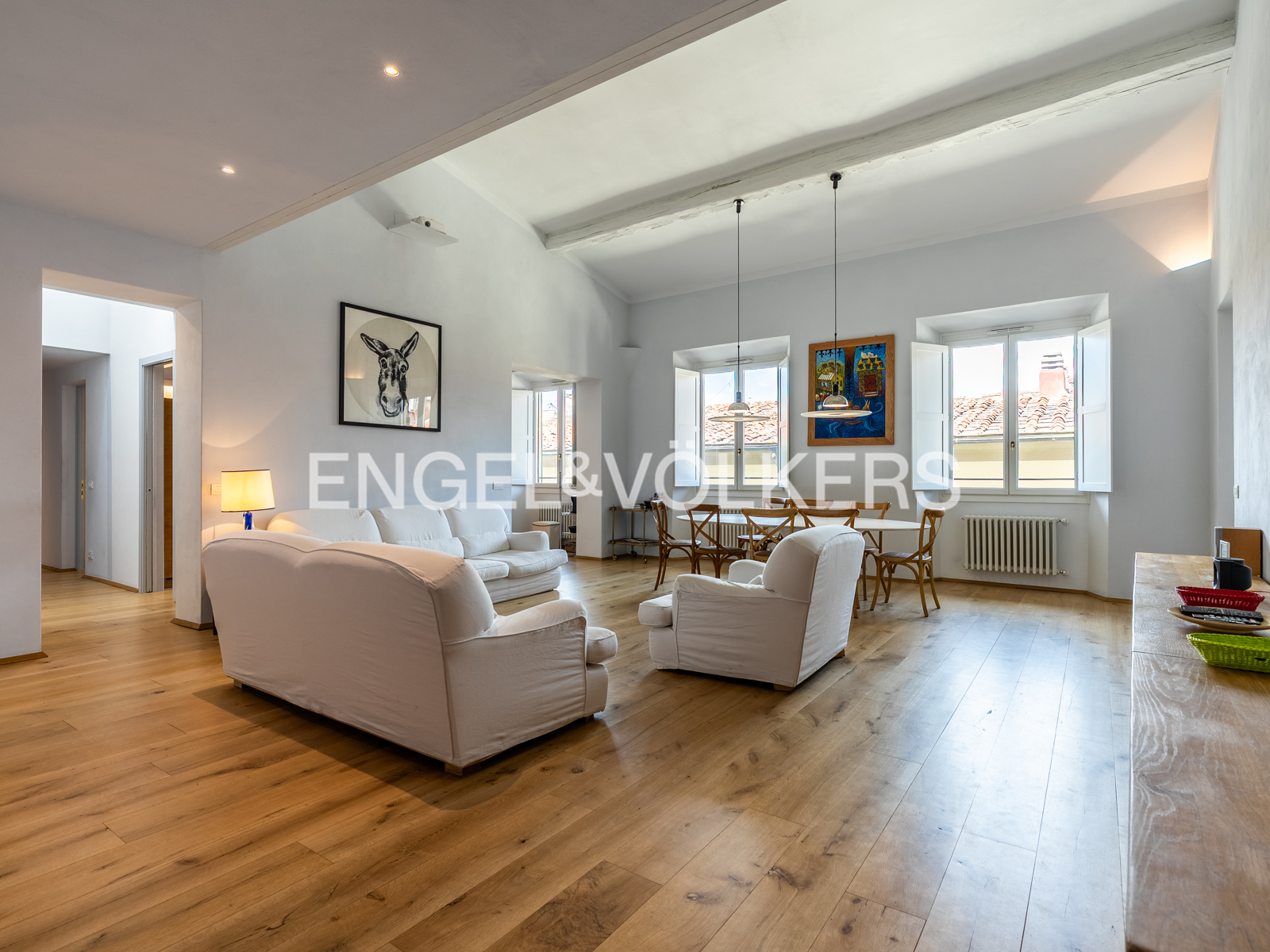 Prestigious Renovated Apartment with Views over the Rooftops of Florence