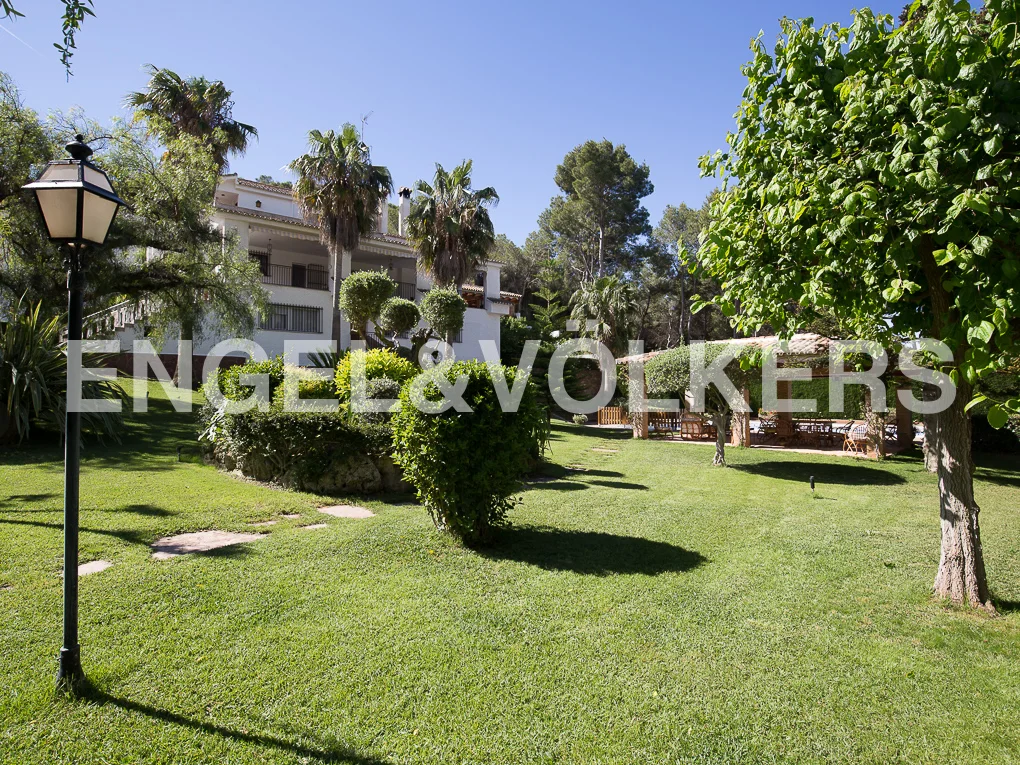 Nice villa in the middle of nature in Naquera