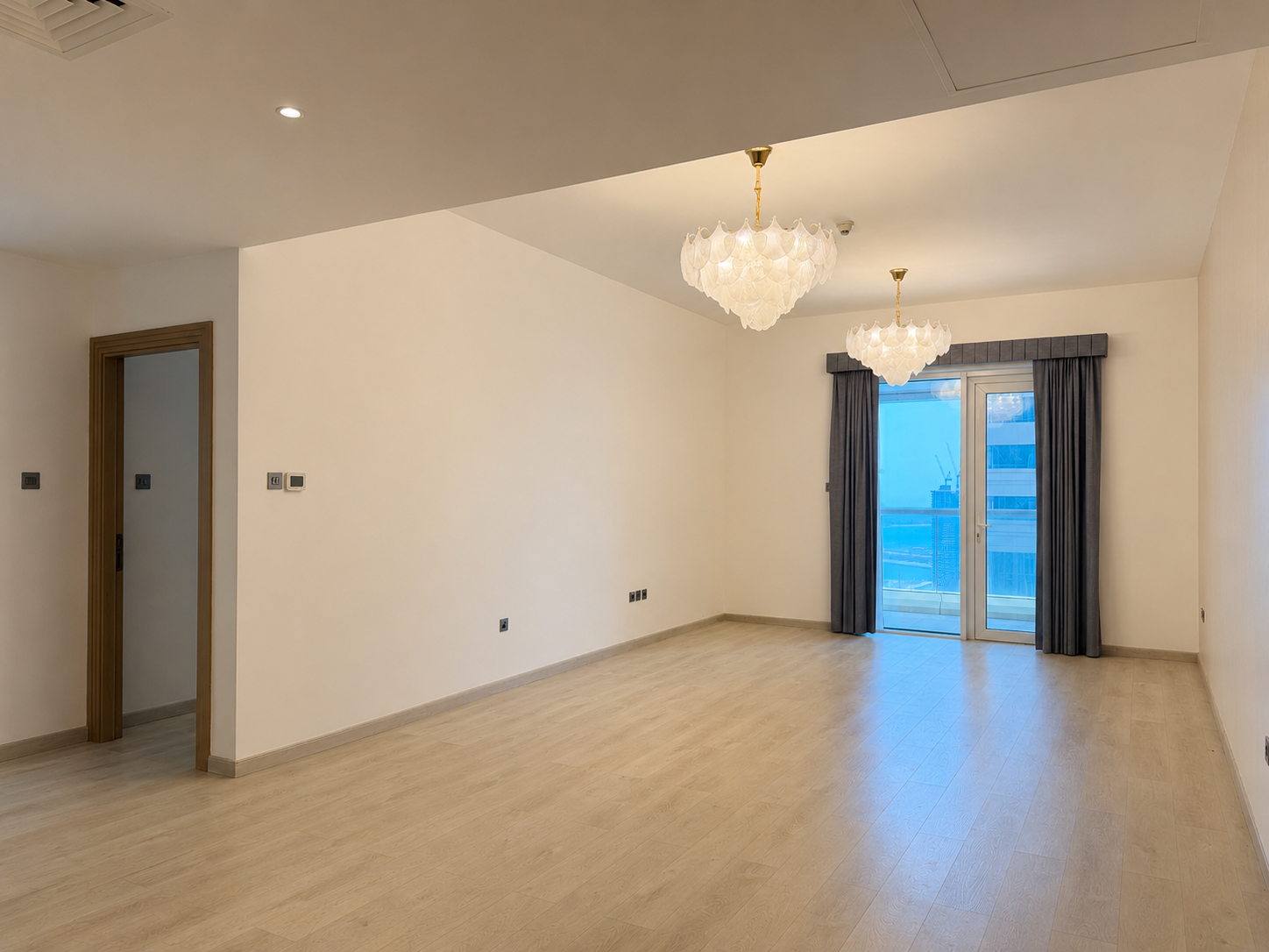 Vacant | Fully Upgraded 2BR | Panoramic Harbour Views