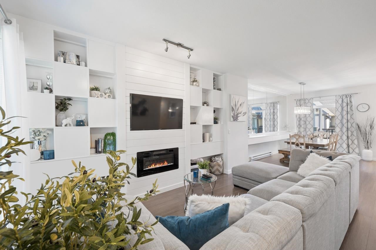 4 Bed, 3 Bath Townhouse Where Nature Meets Comfort!