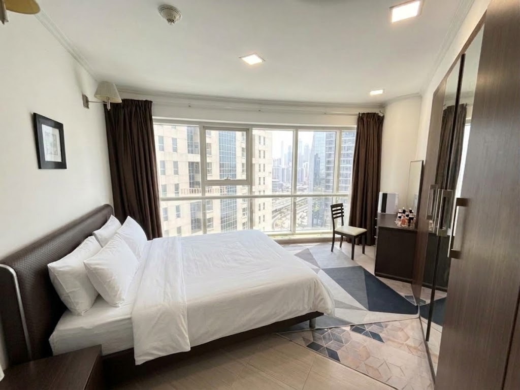 Metro & Tram Access I Furnished | High Floor