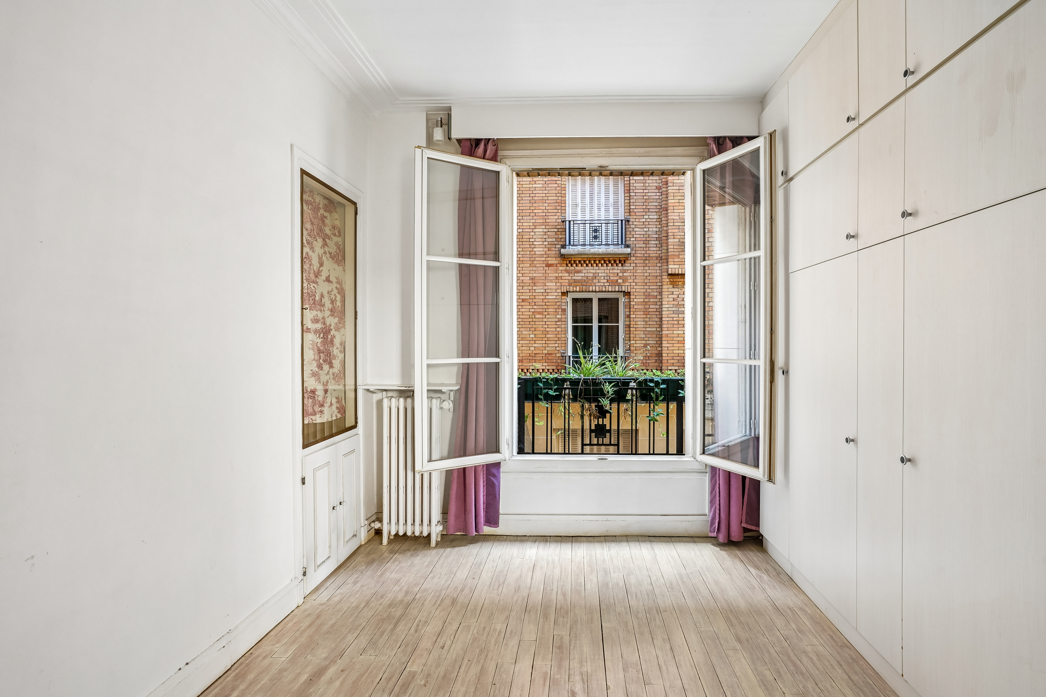 Deux pièces - à rafraichir - au Cœur des Batignolles